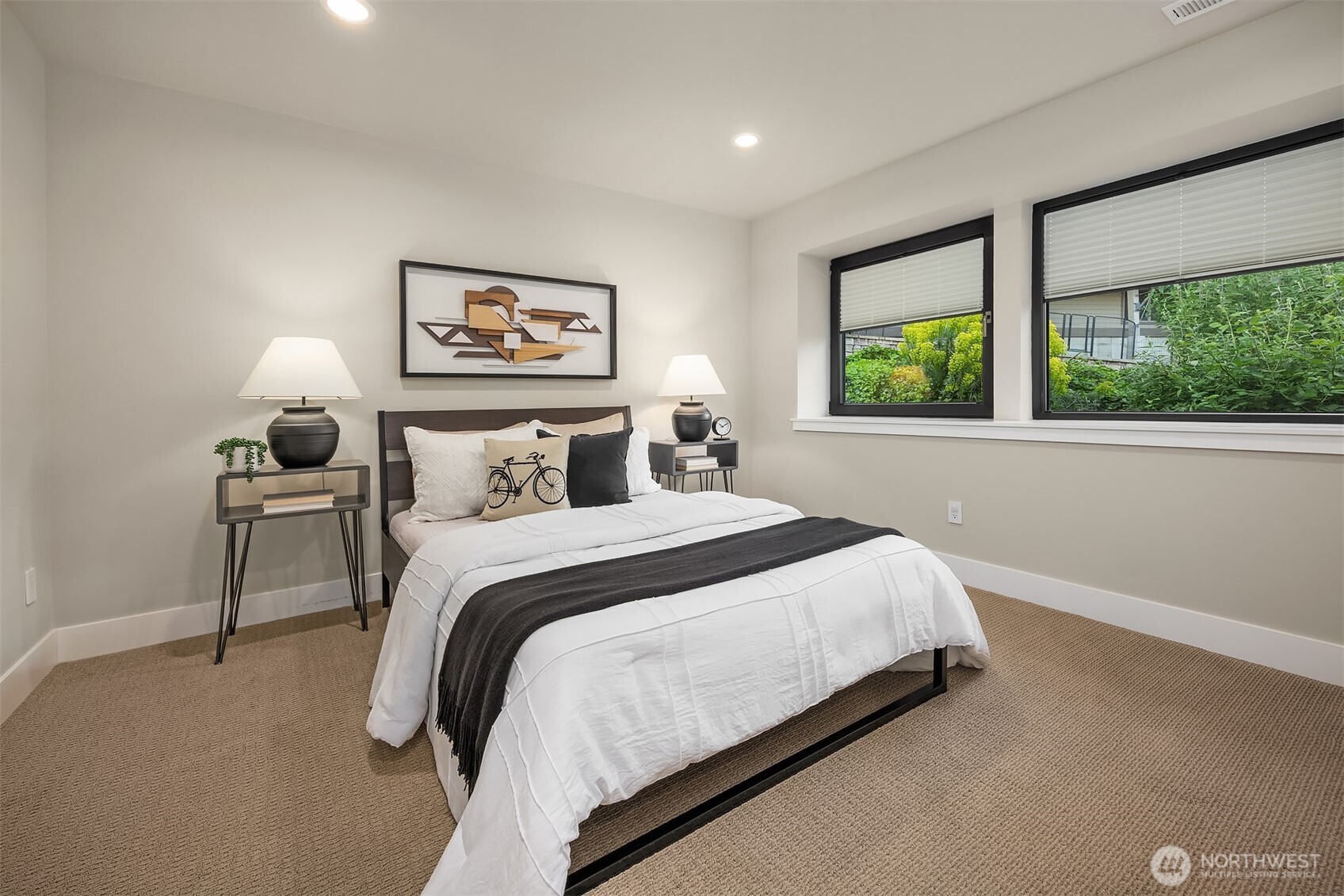8902 NE 117th Place , Kirkland, WA 98034