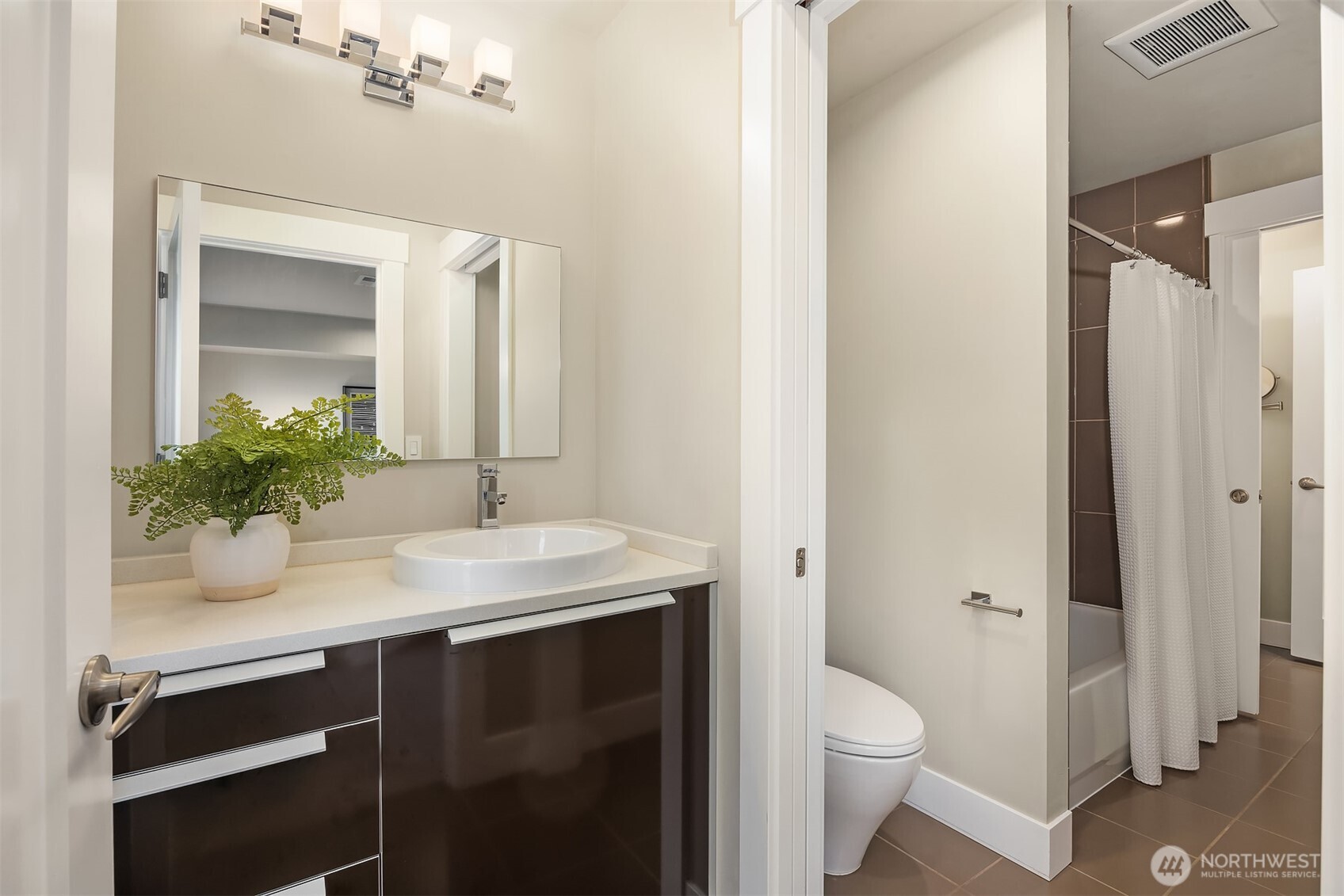 8902 NE 117th Place , Kirkland, WA 98034