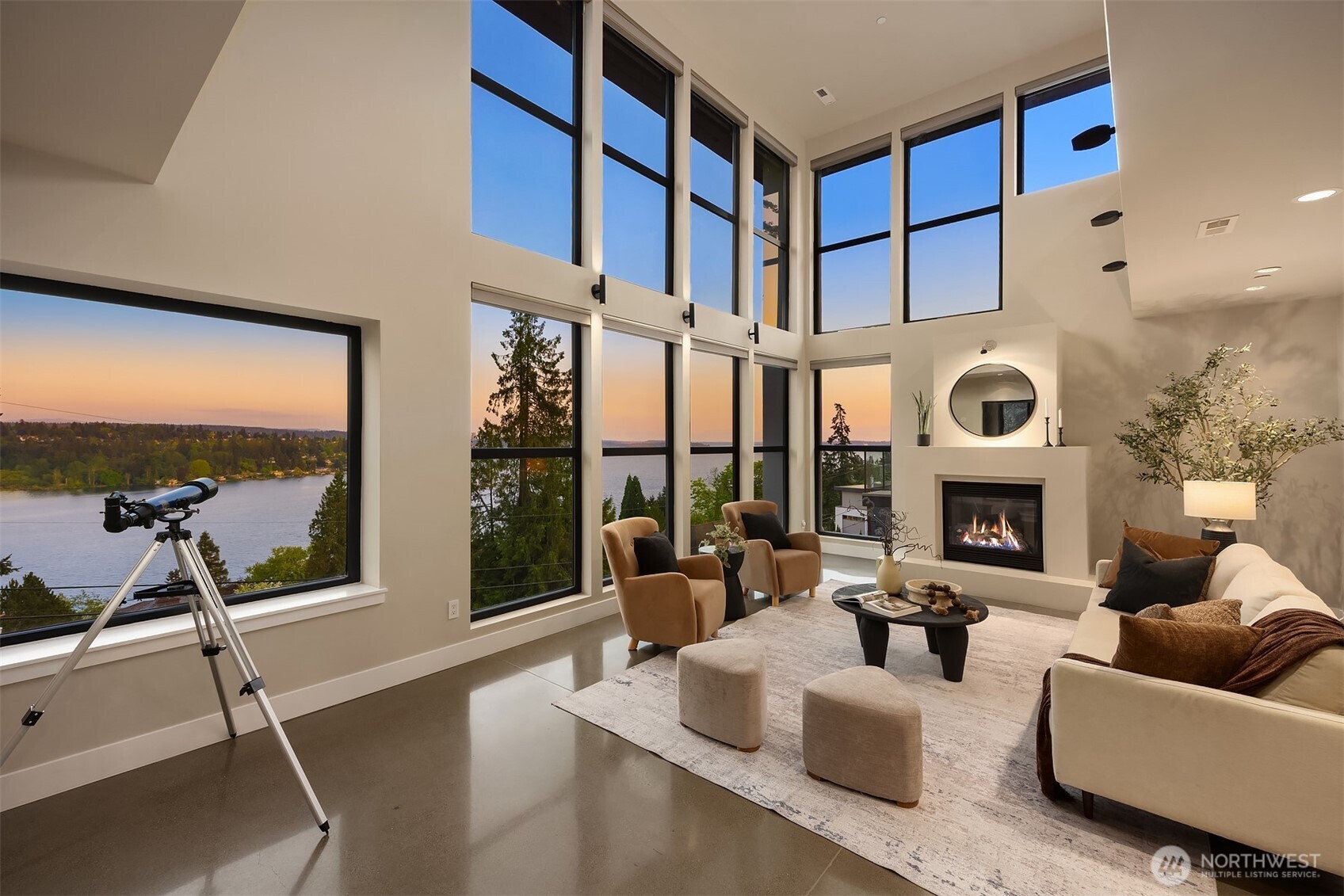 8902 NE 117th Place , Kirkland, WA 98034