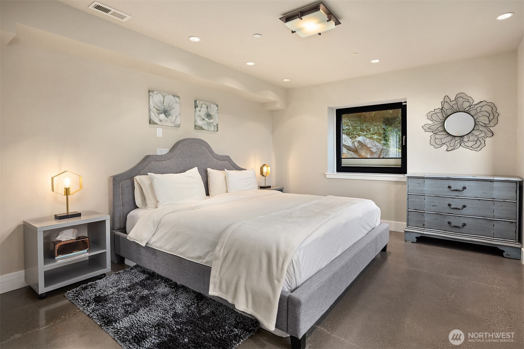 8902 NE 117th Place , Kirkland, WA 98034