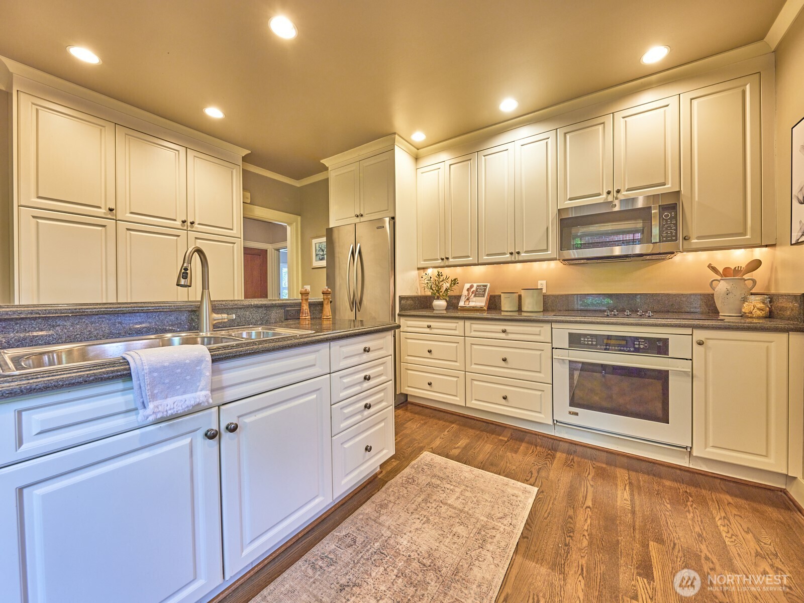 700 W Prospect Street , Seattle, WA 98119