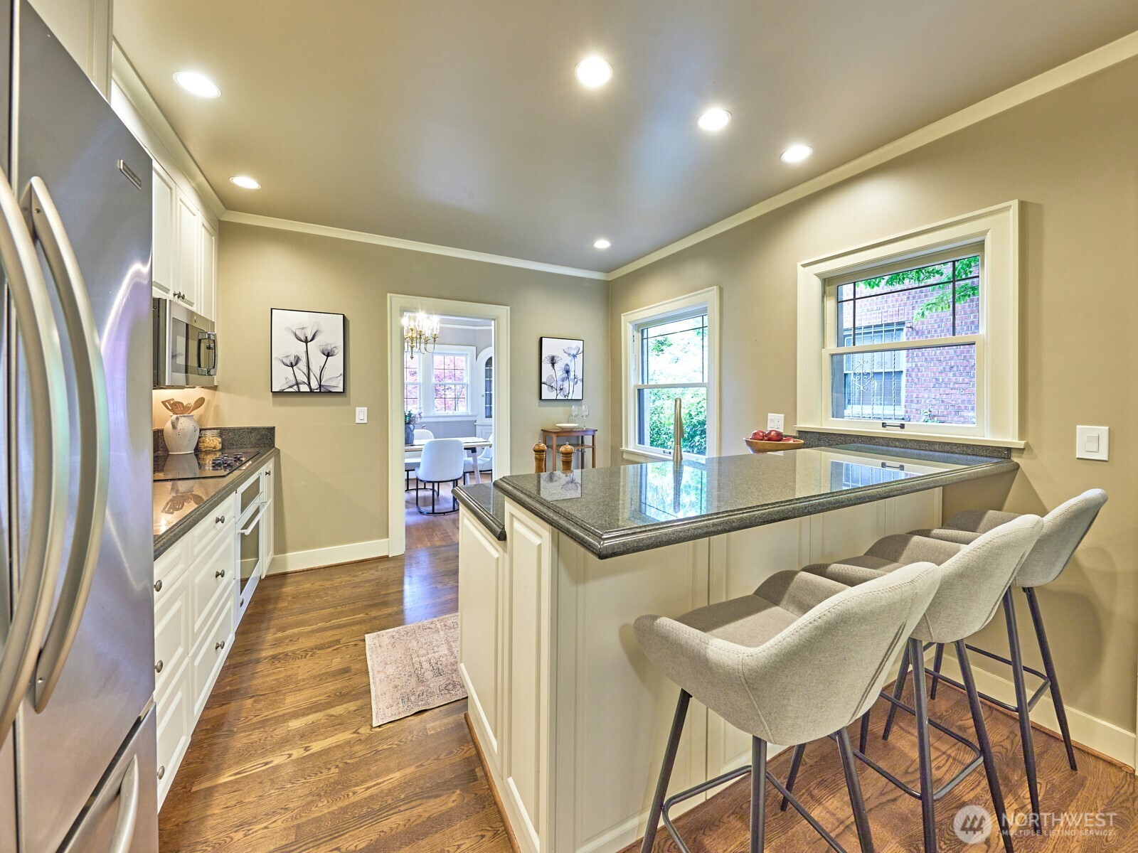700 W Prospect Street , Seattle, WA 98119
