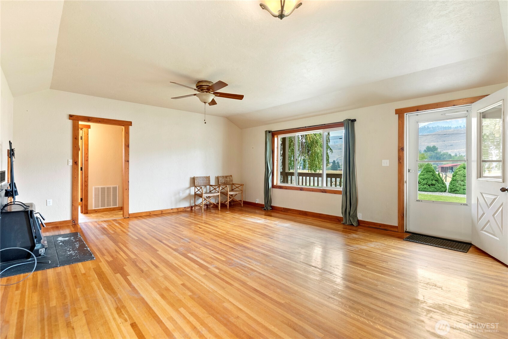 245 Twisp-Carlton Road , Twisp, WA 98856