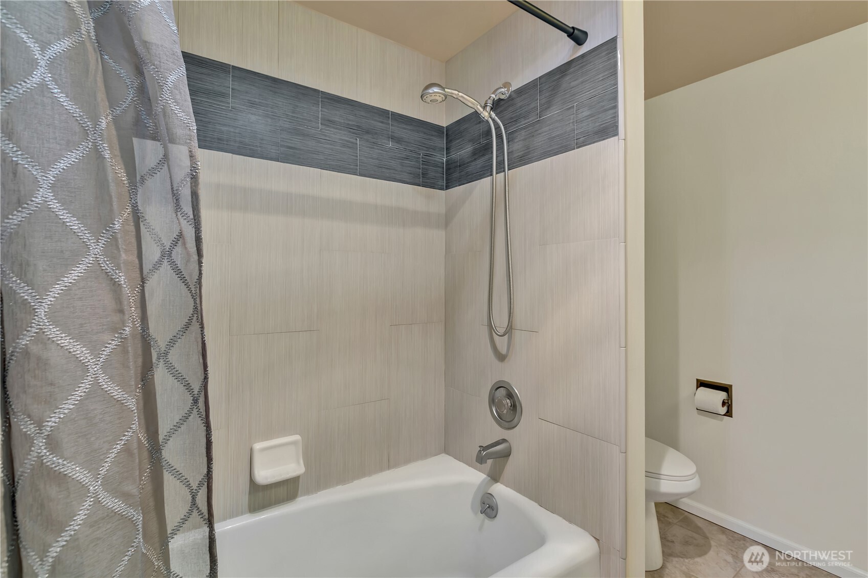 4545 Sand Point Way NE #207, Seattle, WA 98105