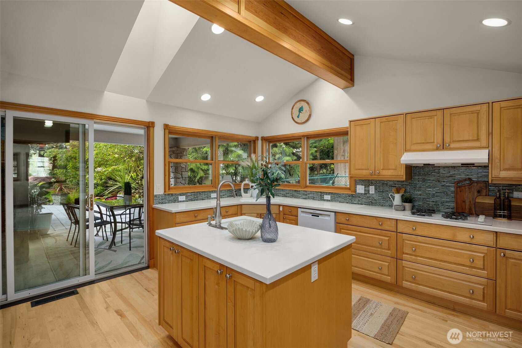 3718 S 334th Street , Federal Way, WA 98001