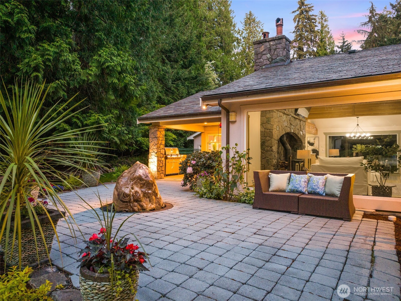 3718 S 334th Street , Federal Way, WA 98001