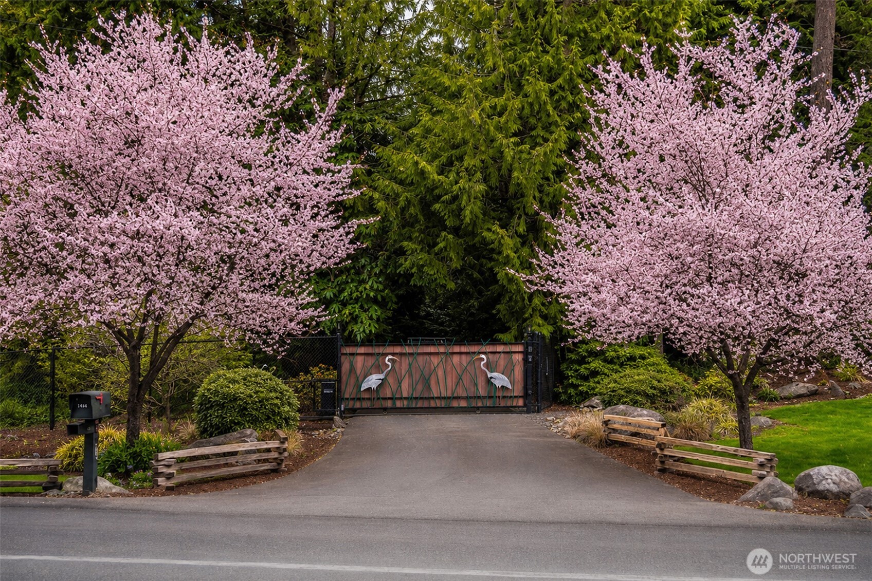 3718 S 334th Street , Federal Way, WA 98001