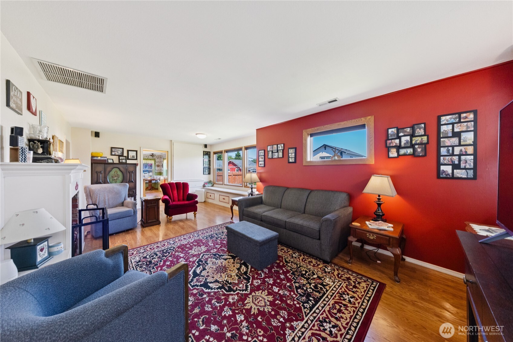 3704 Commercial Avenue , Anacortes, WA 98221-4231