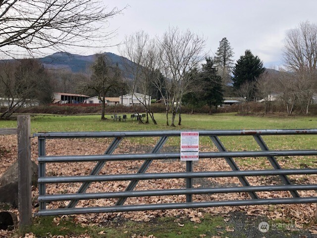 306558 Highway 101 , Brinnon, WA 98320-9997