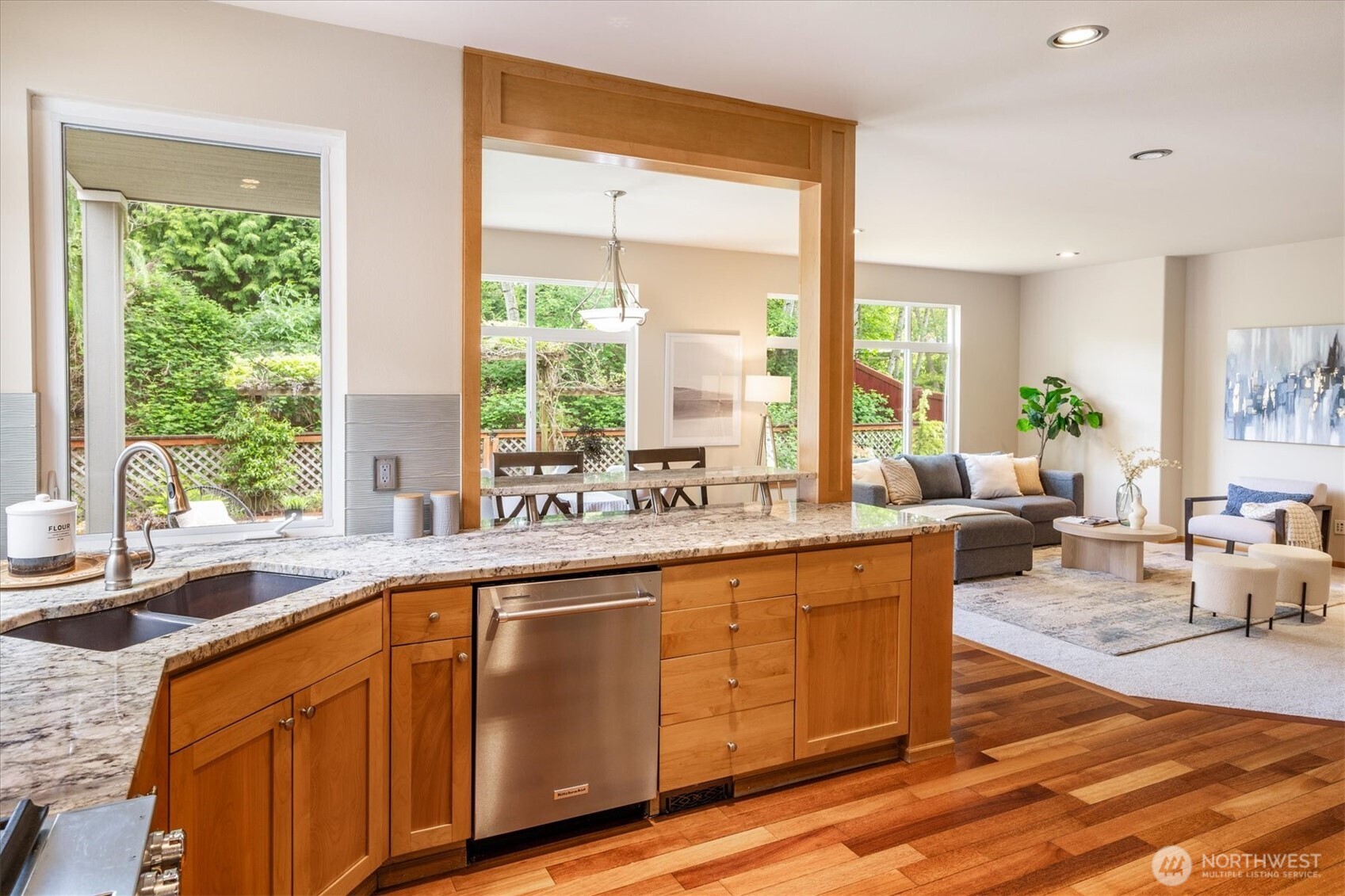6008 NE 1st Circle , Renton, WA 98059
