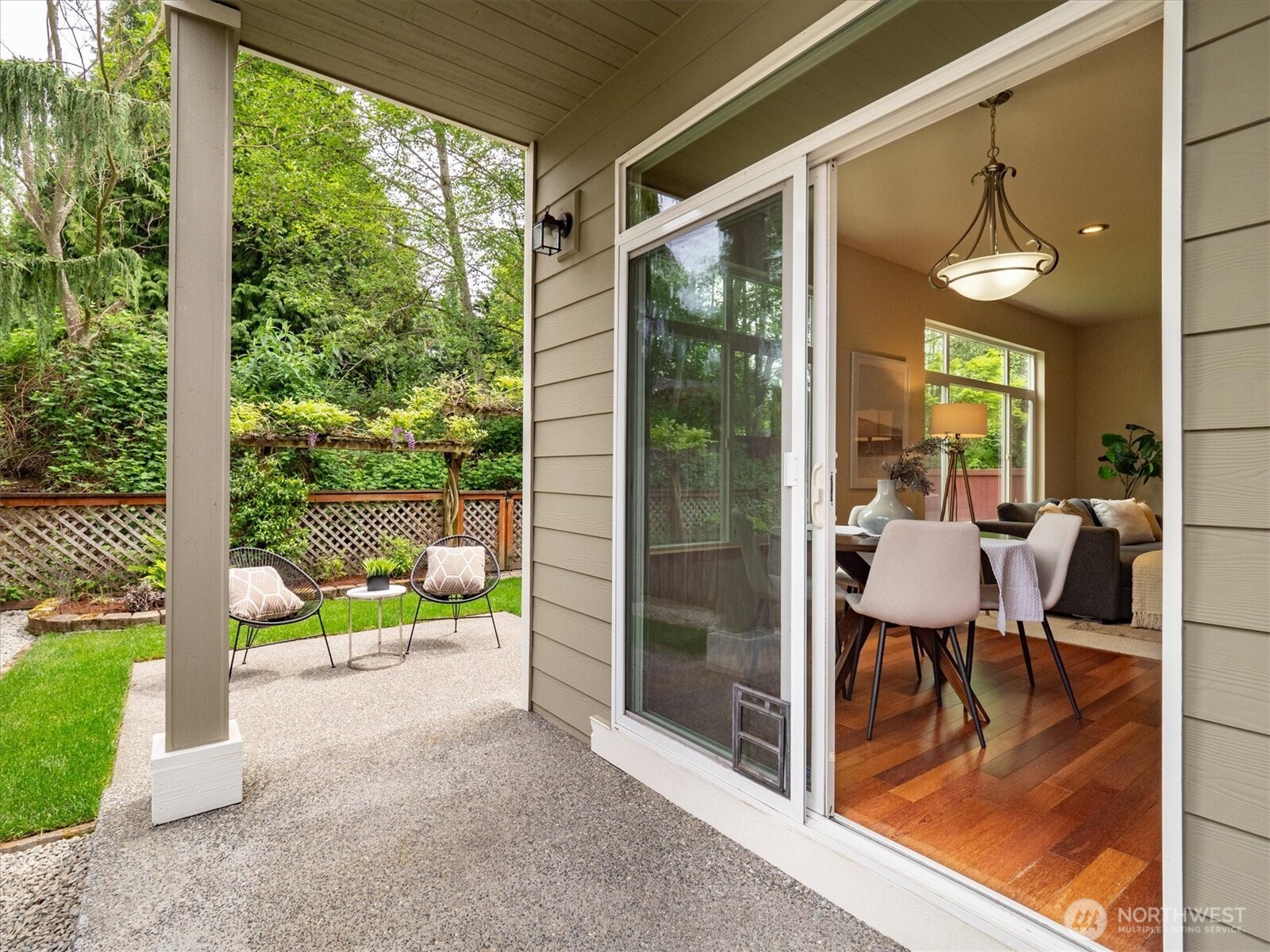 6008 NE 1st Circle , Renton, WA 98059