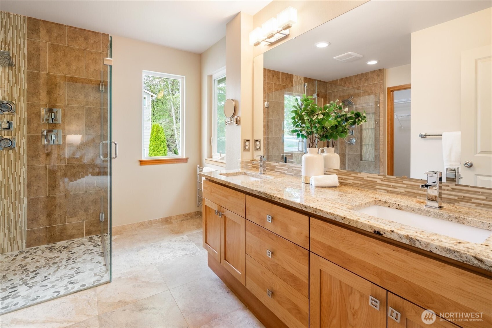 6008 NE 1st Circle , Renton, WA 98059