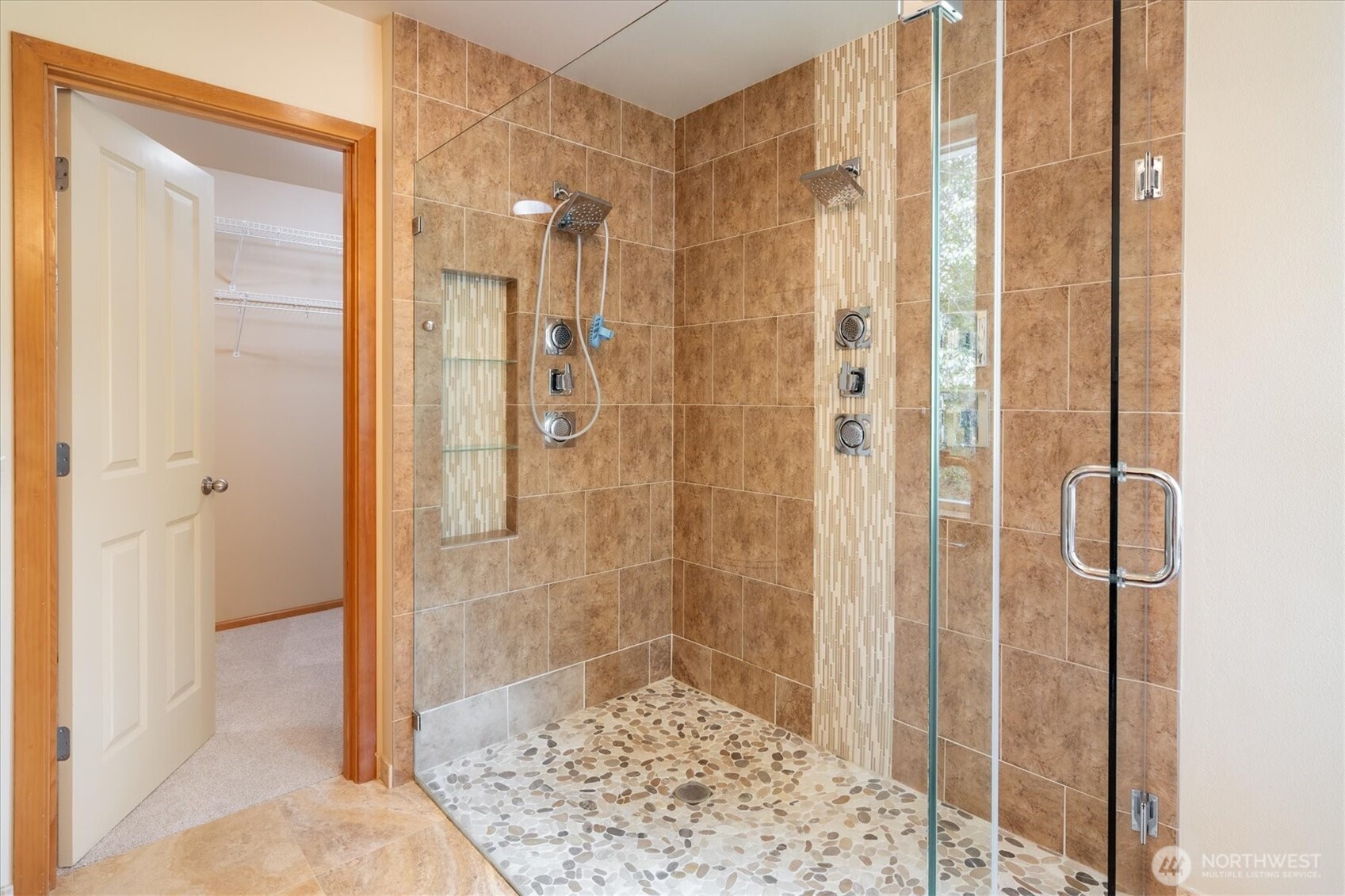 6008 NE 1st Circle , Renton, WA 98059