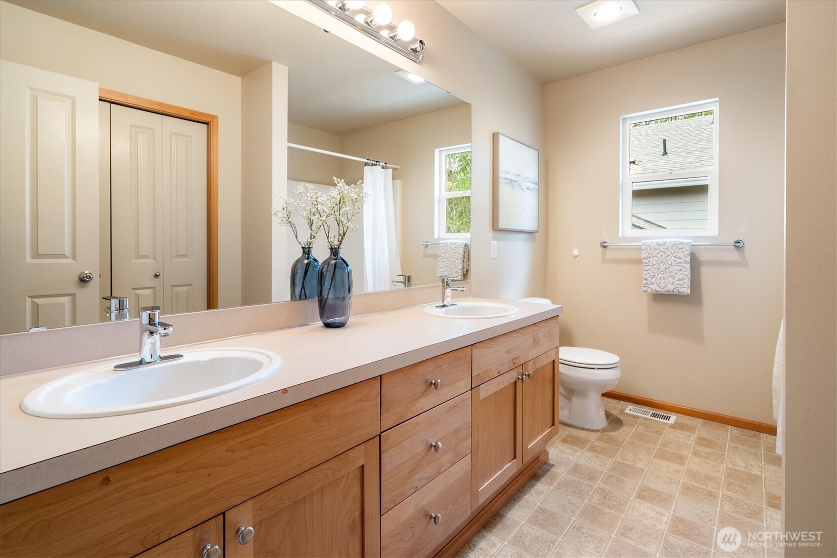 6008 NE 1st Circle , Renton, WA 98059