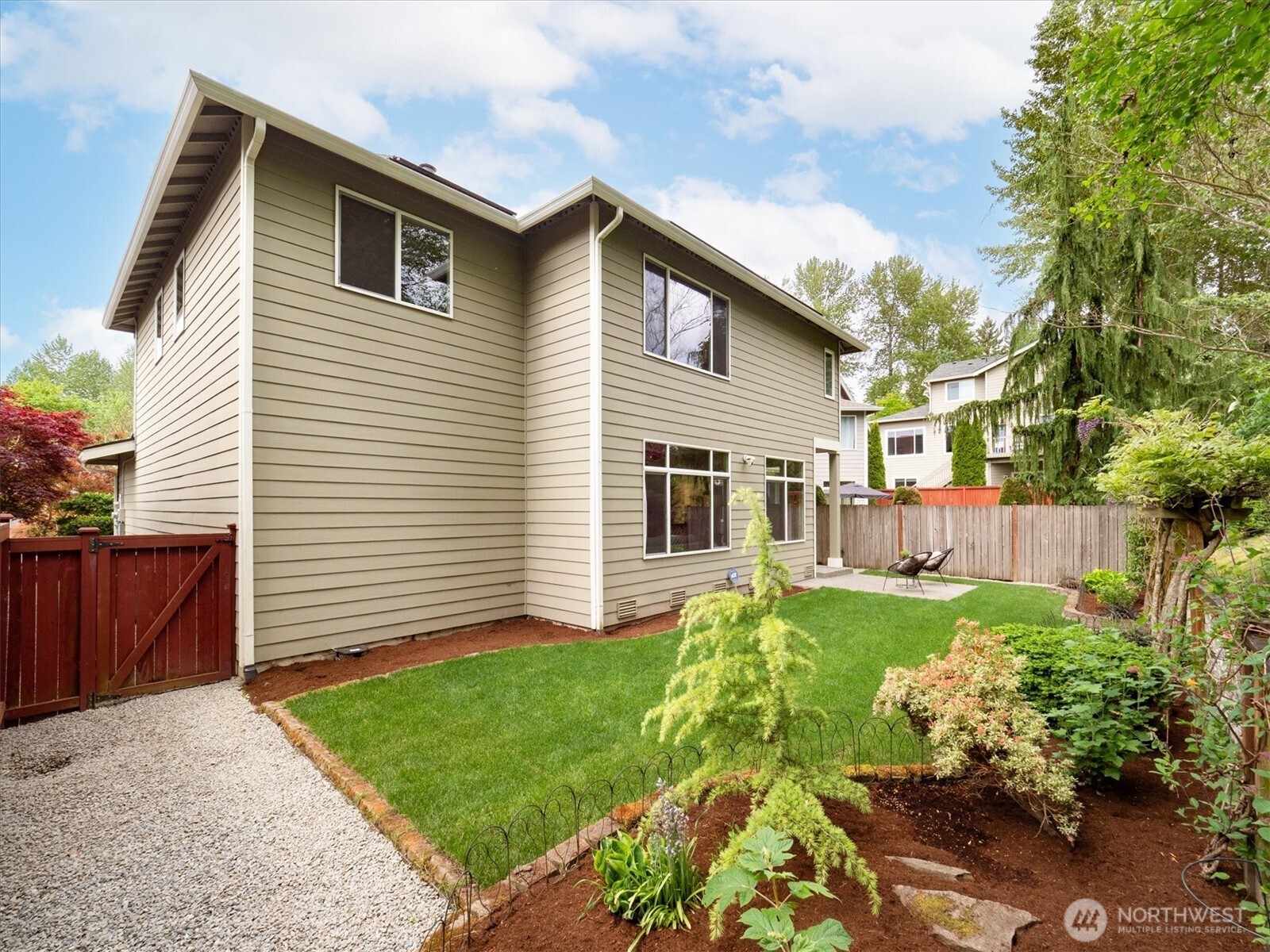 6008 NE 1st Circle , Renton, WA 98059