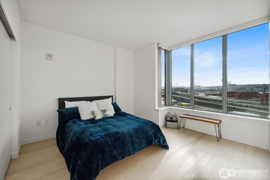 590 1st Avenue S #805, Seattle, WA 98104