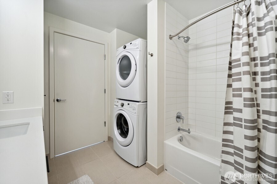590 1st Avenue S #805, Seattle, WA 98104
