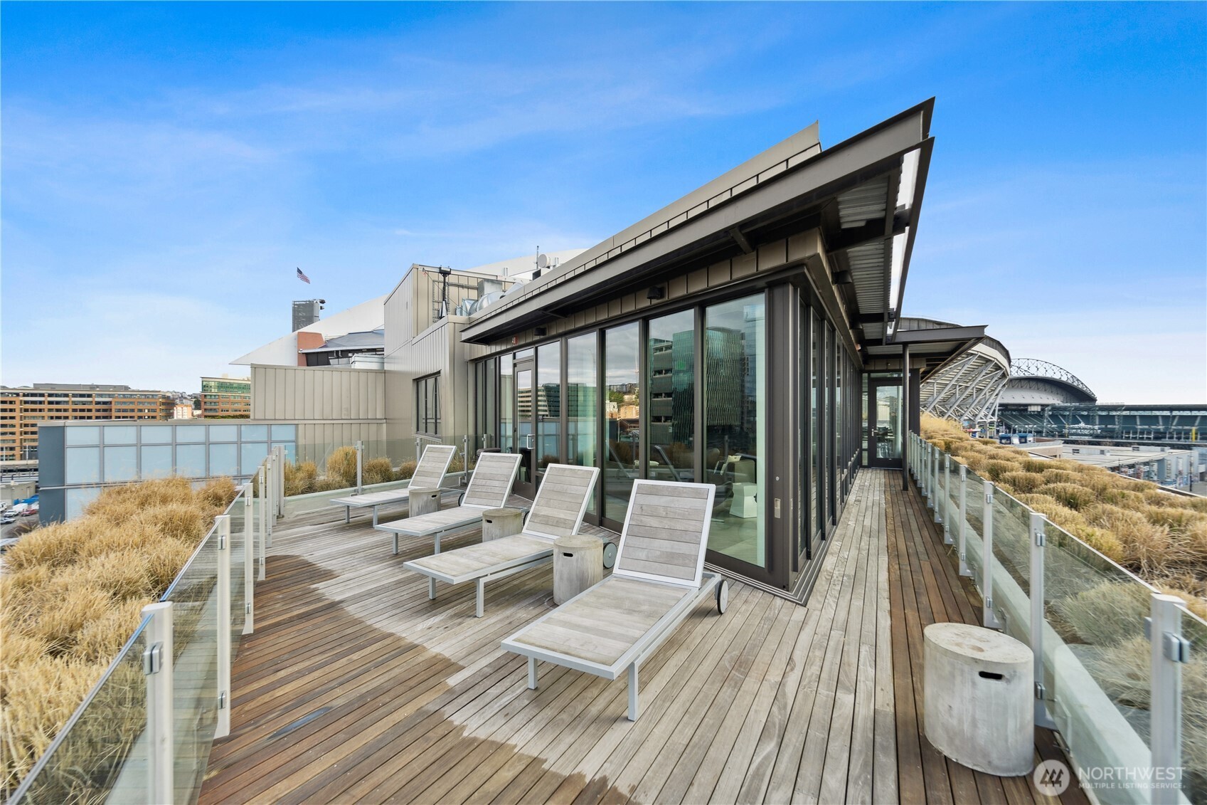 590 1st Avenue S #805, Seattle, WA 98104