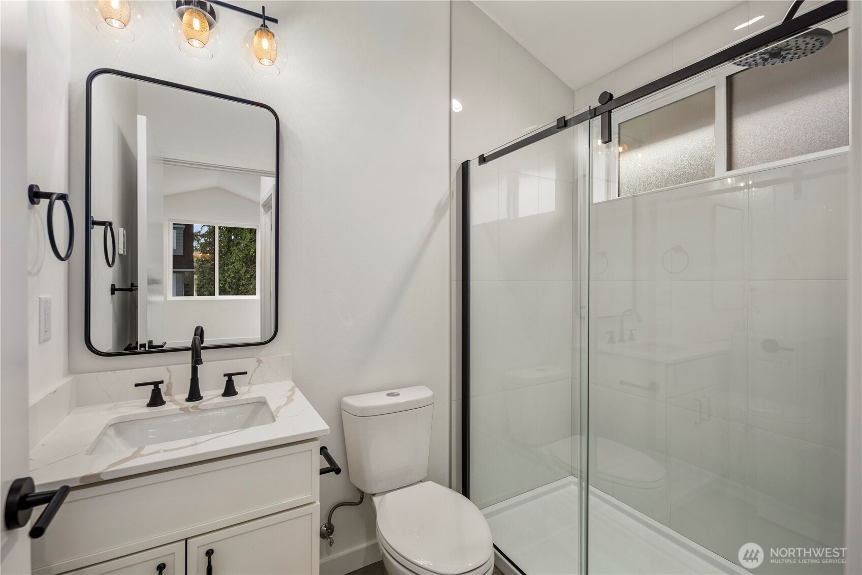 516 N 102nd Street , Seattle, WA 98133