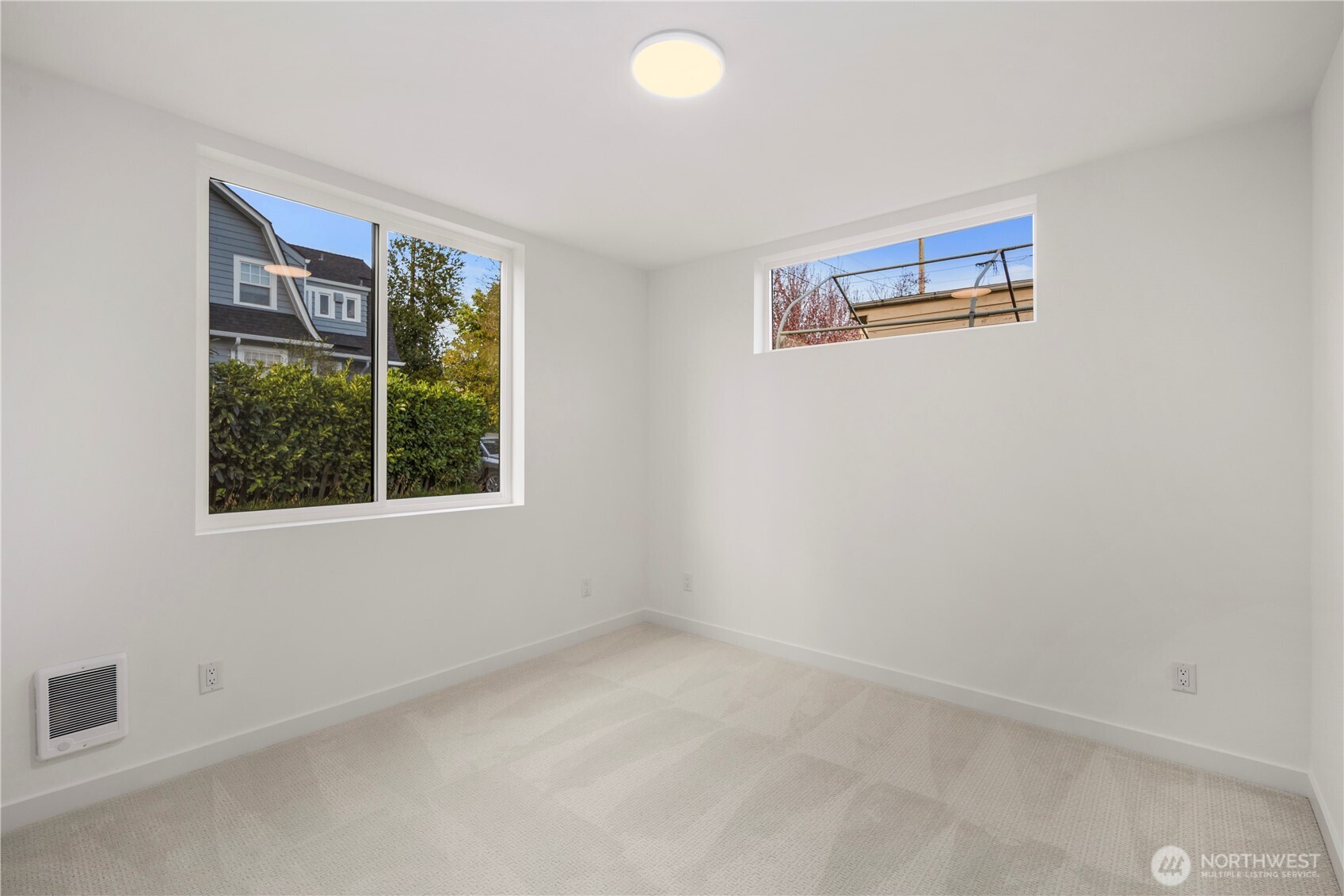 516 N 102nd Street , Seattle, WA 98133