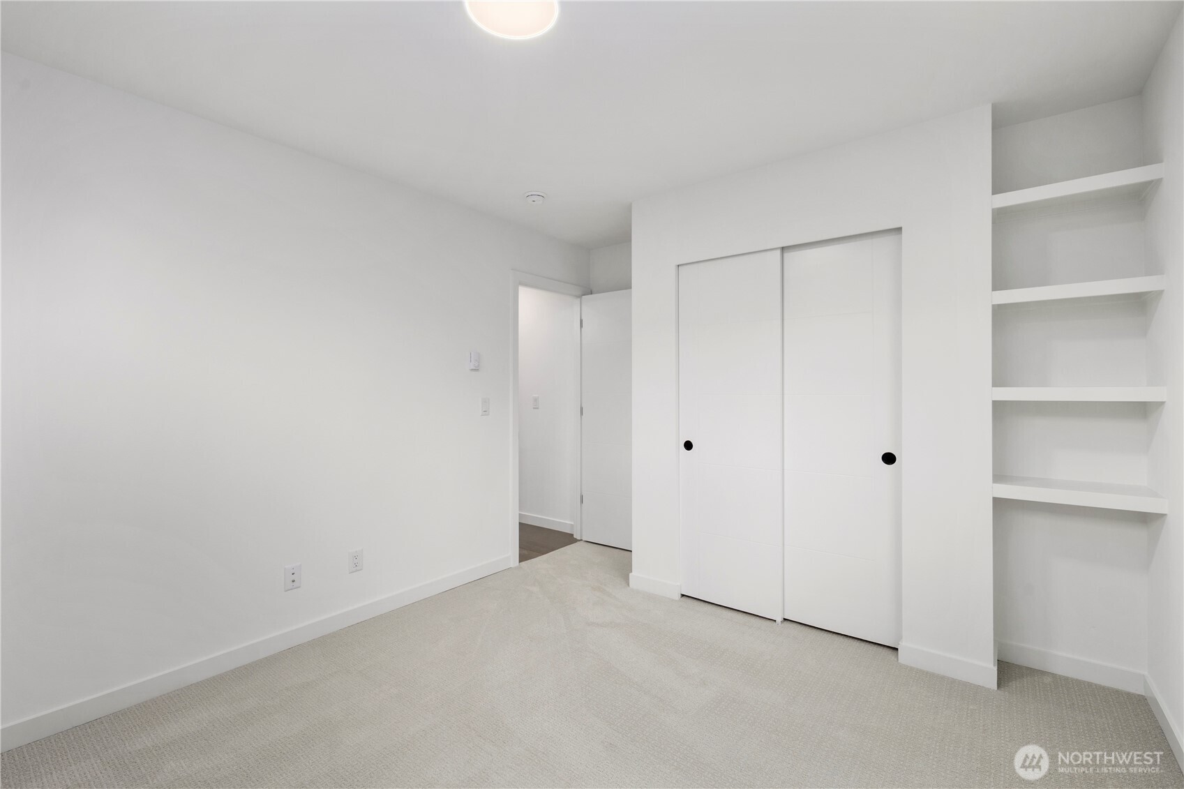 516 N 102nd Street , Seattle, WA 98133