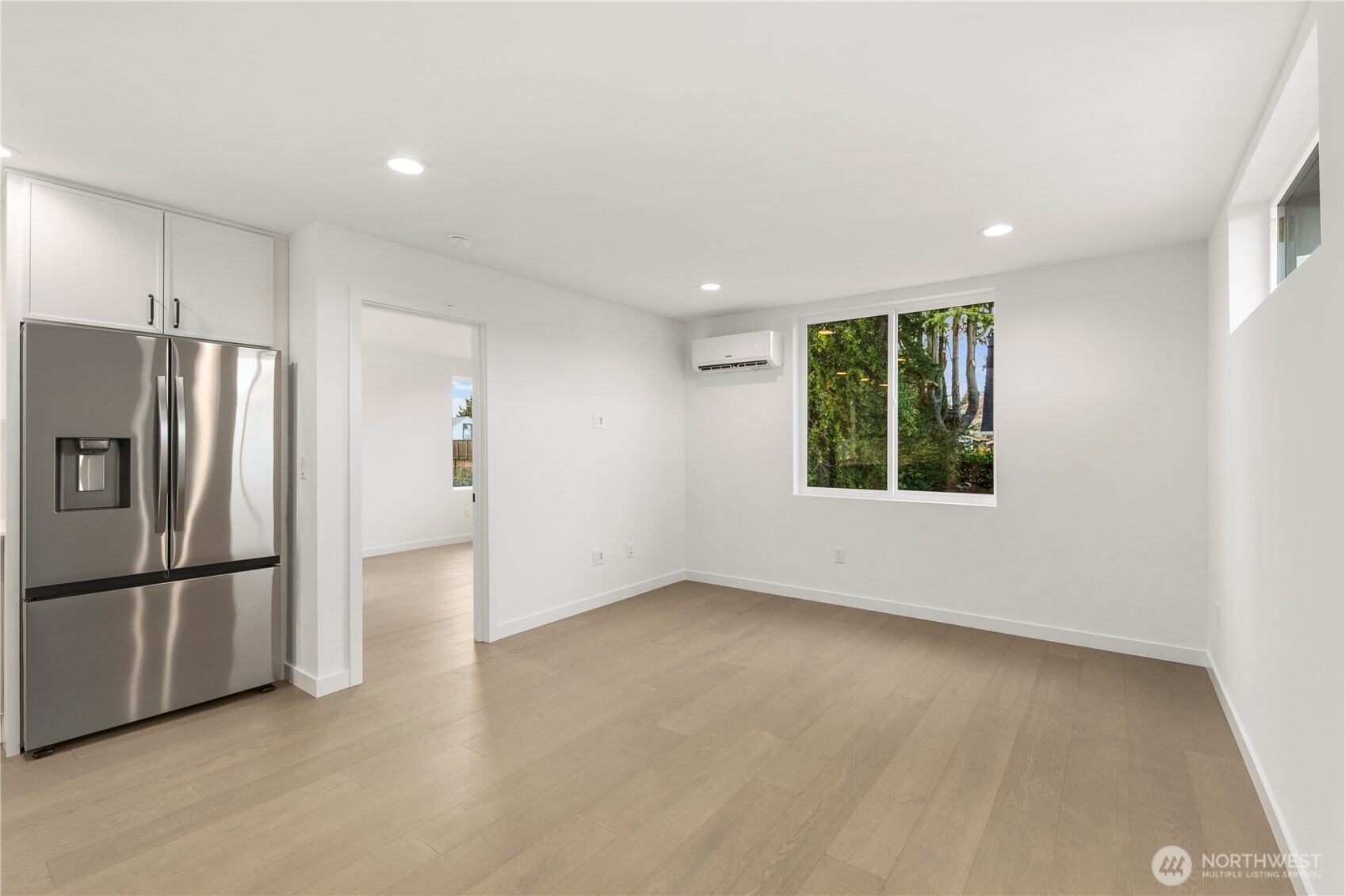 516 N 102nd Street , Seattle, WA 98133