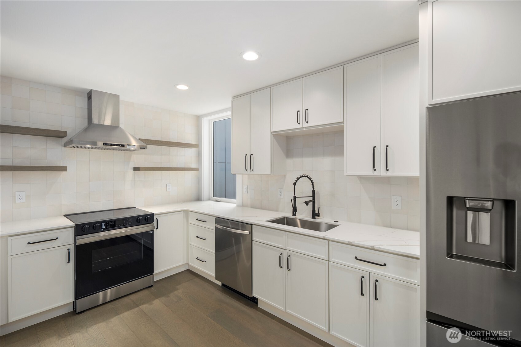 516 N 102nd Street , Seattle, WA 98133