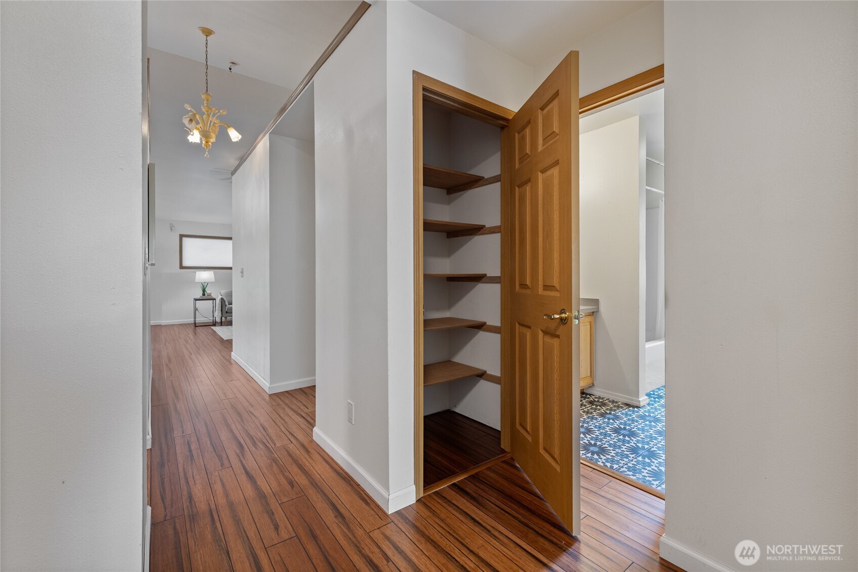 1069 5th , Steilacoom, WA 98388