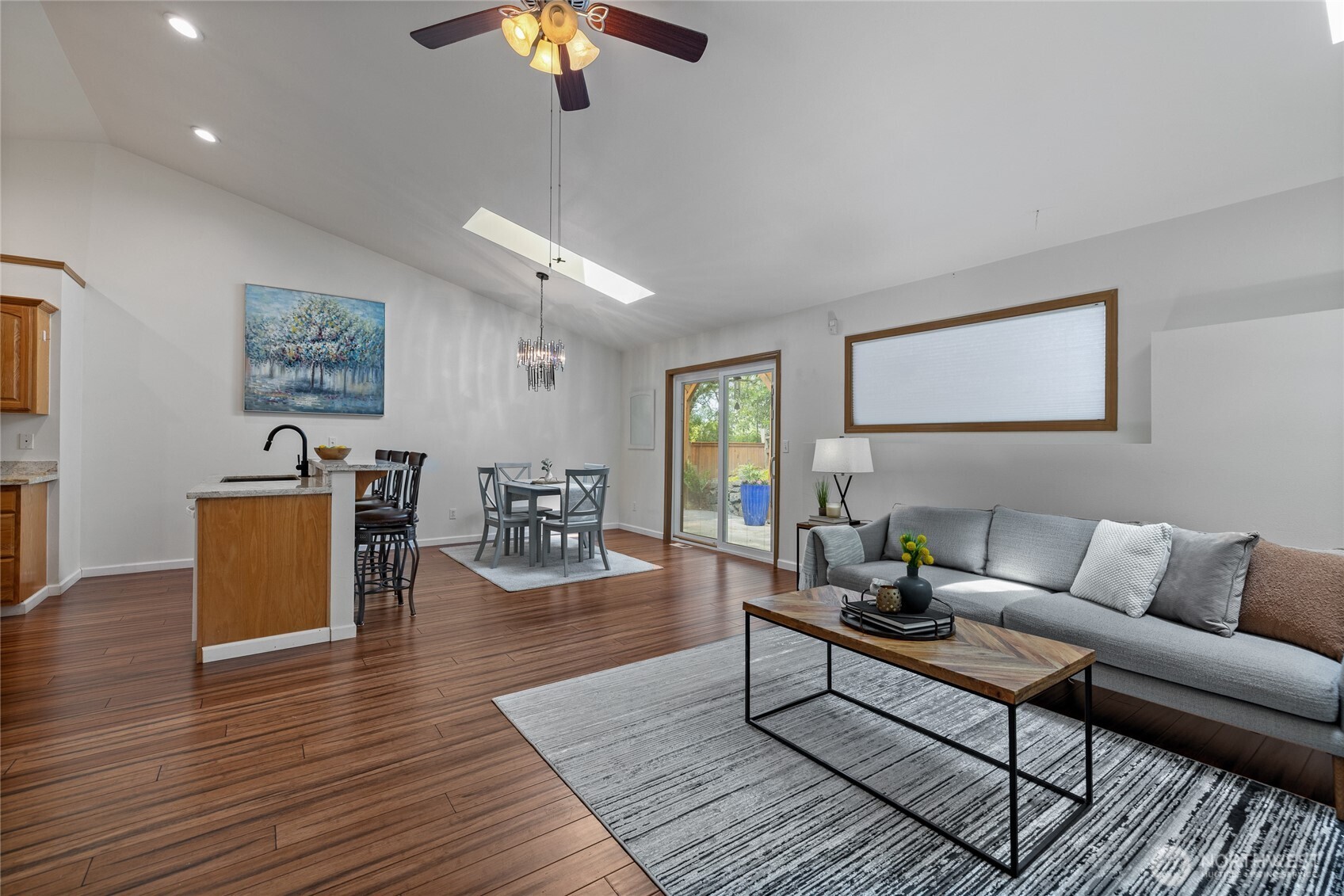 1069 5th , Steilacoom, WA 98388