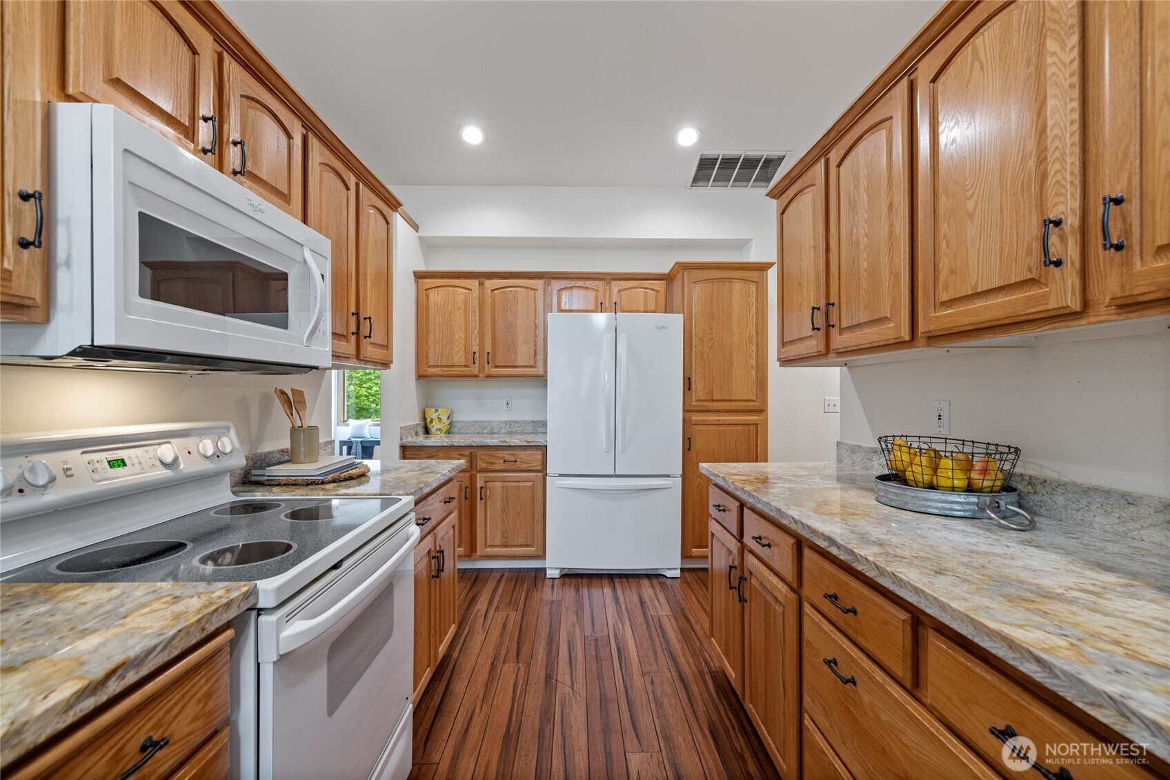 1069 5th , Steilacoom, WA 98388