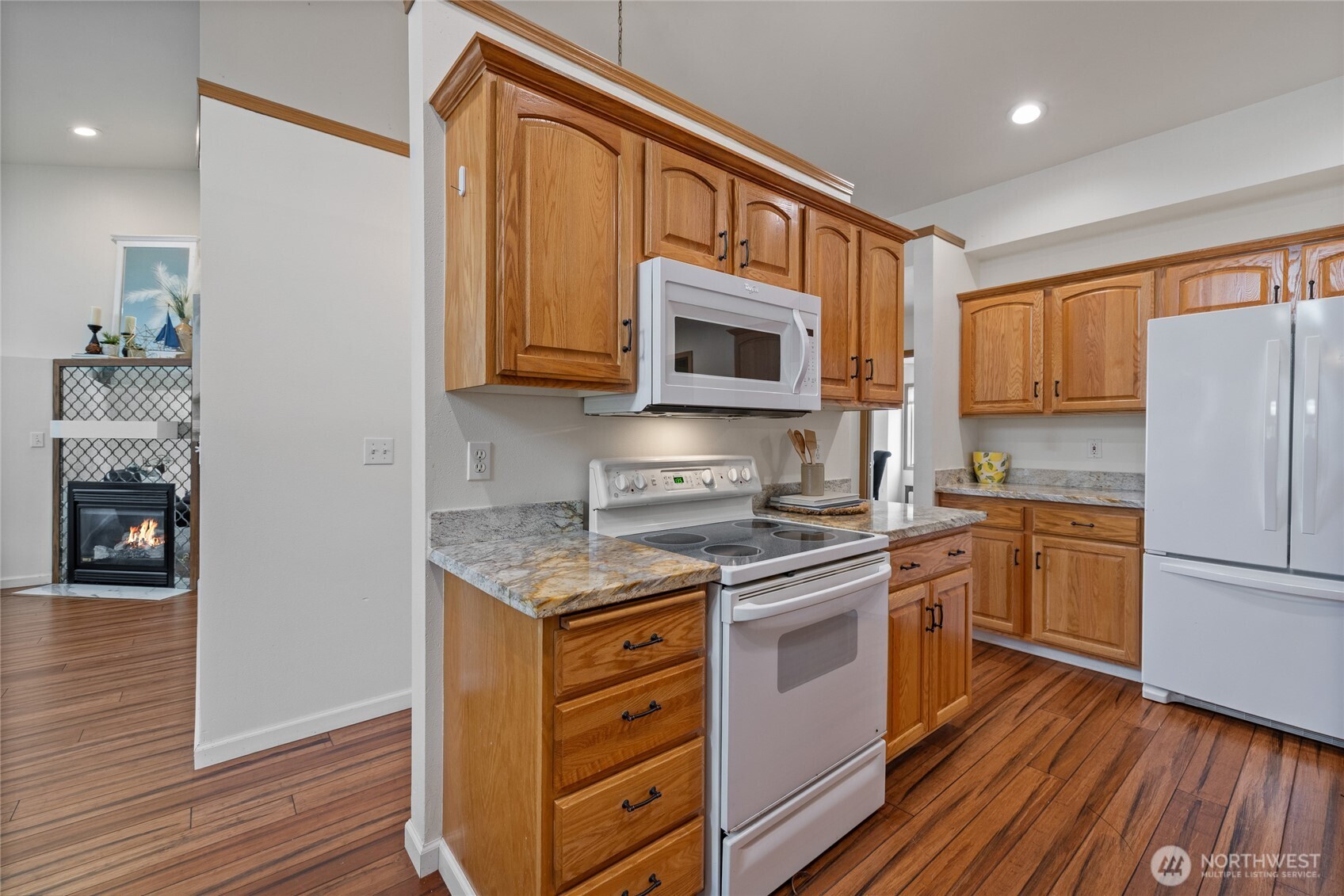 1069 5th , Steilacoom, WA 98388
