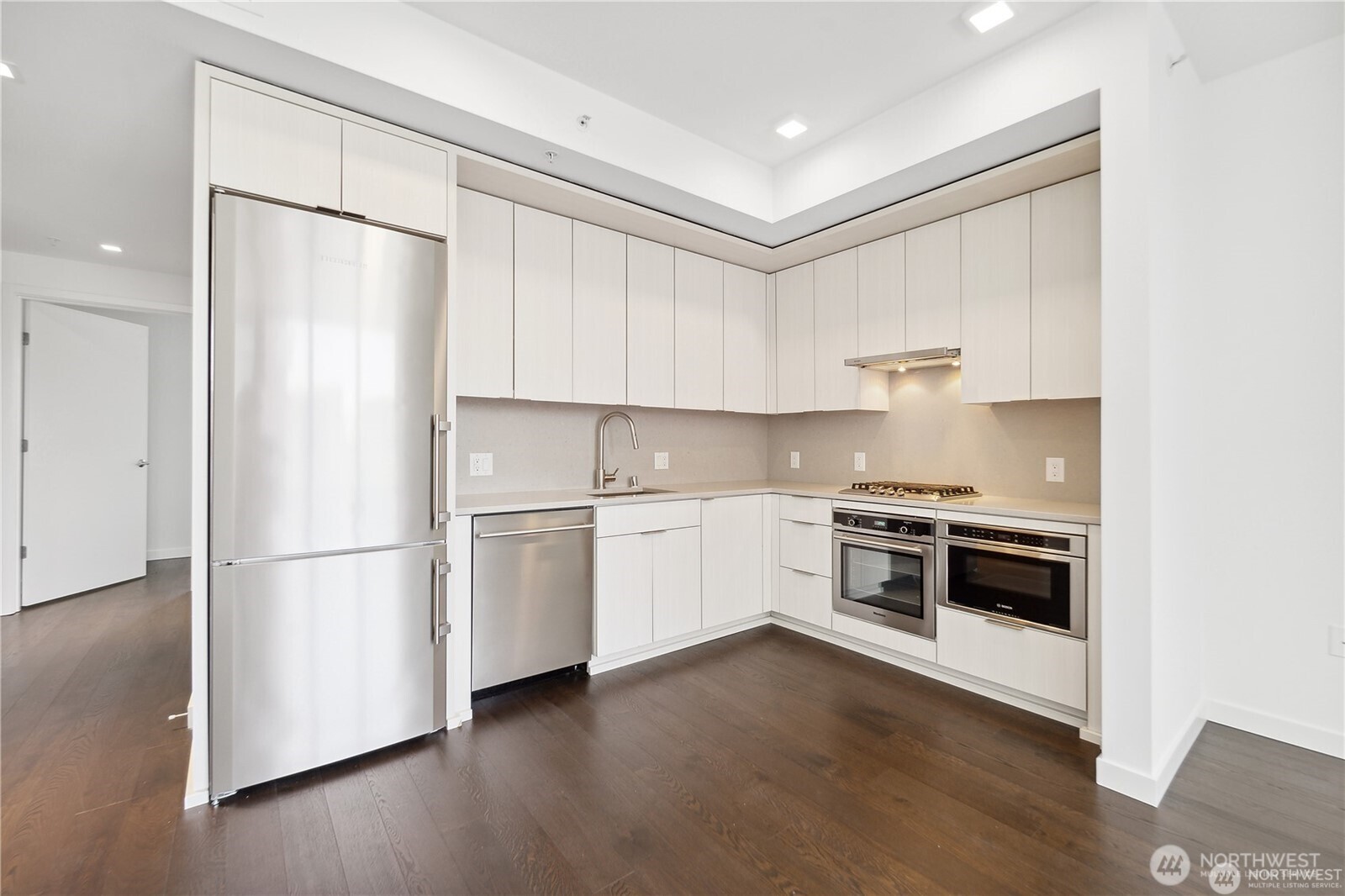 590 1st Avenue S #816, Seattle, WA 98104