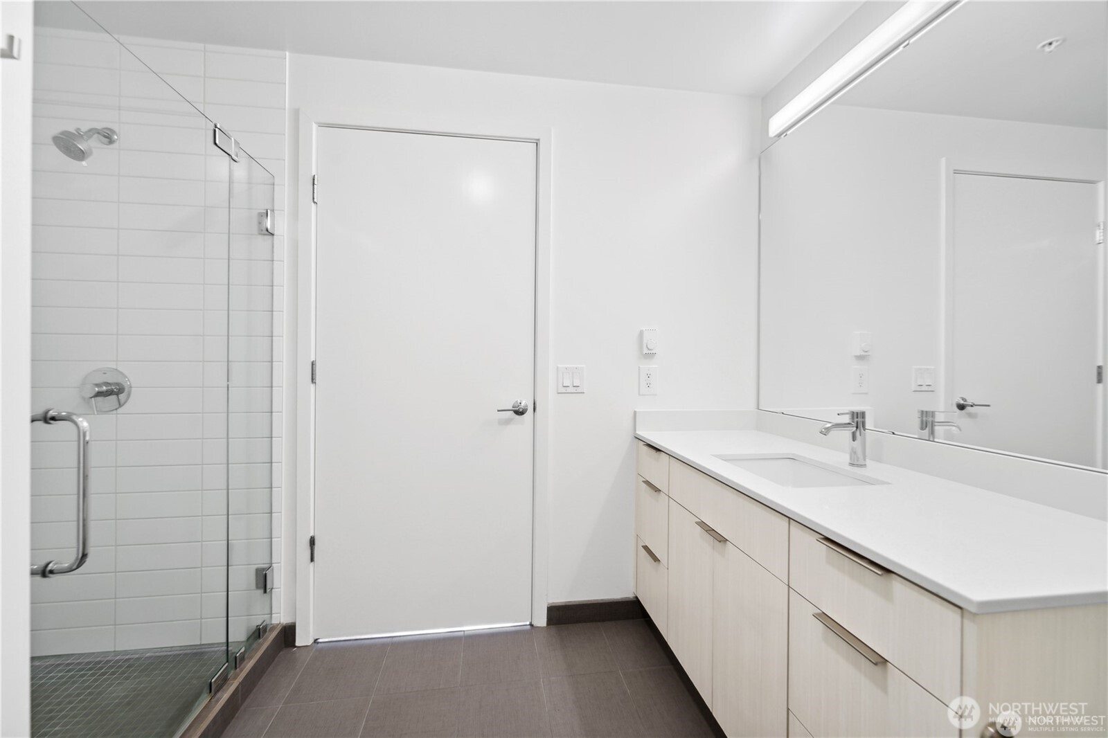 590 1st Avenue S #816, Seattle, WA 98104