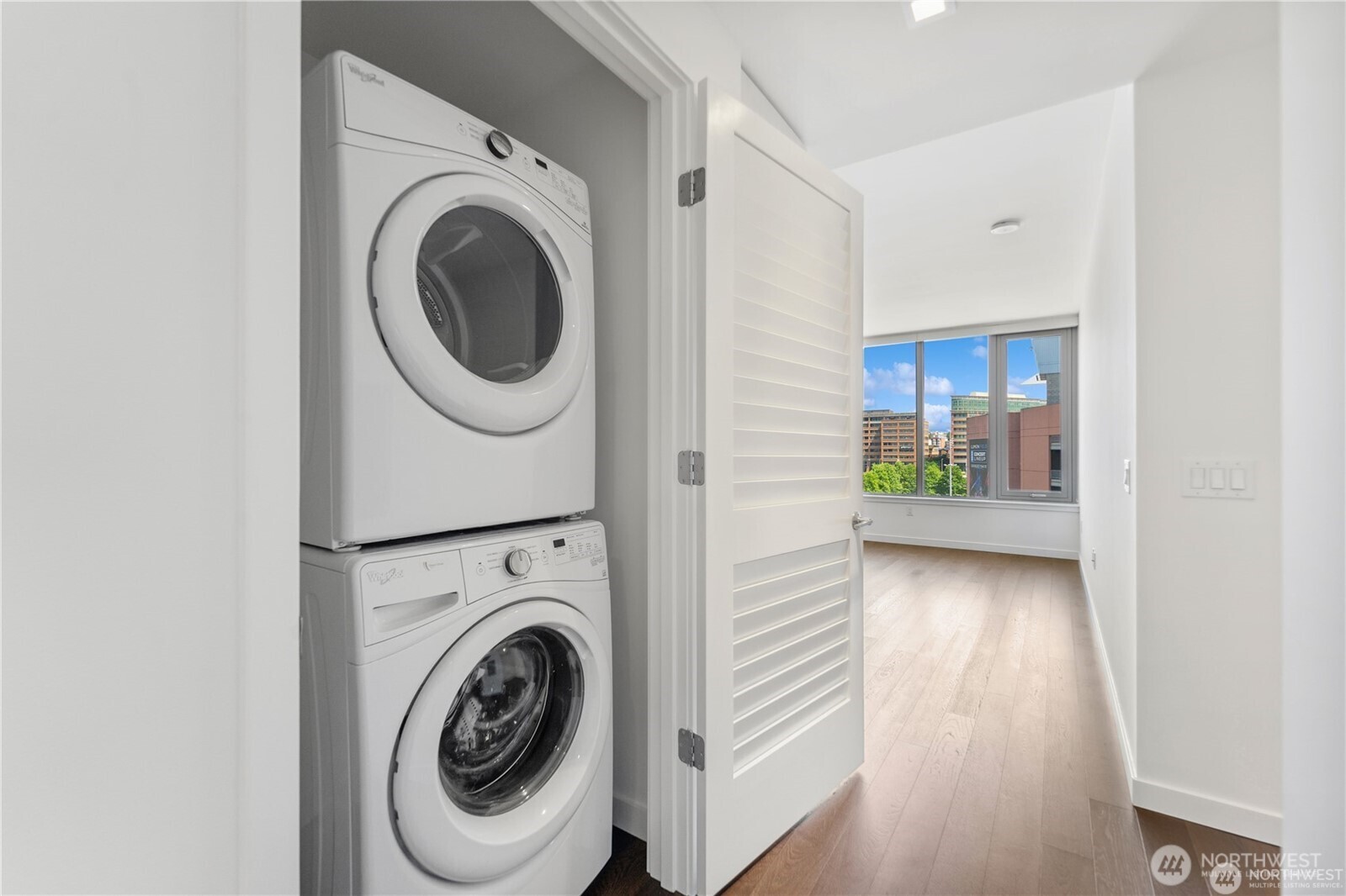 590 1st Avenue S #816, Seattle, WA 98104