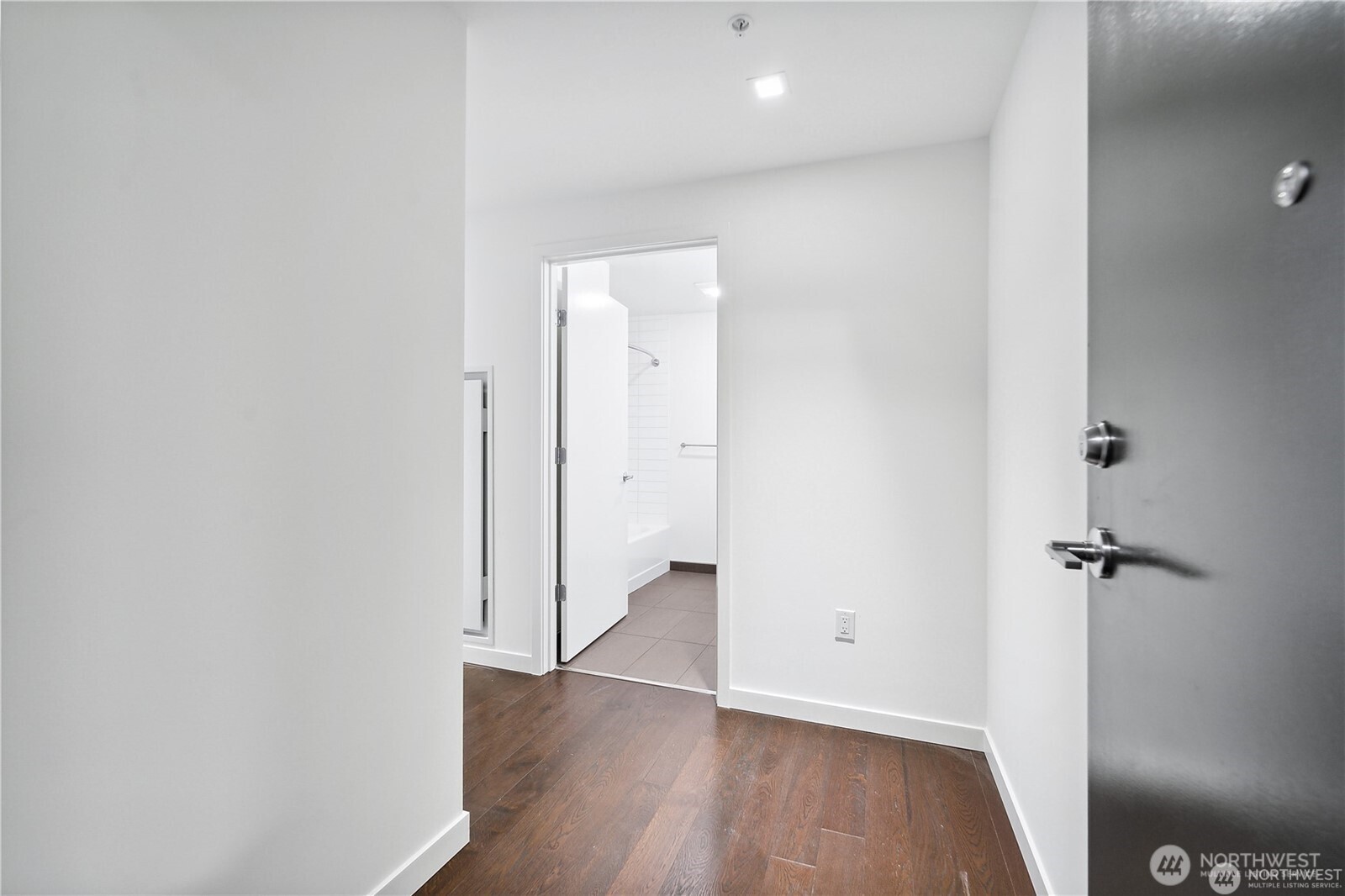 590 1st Avenue S #816, Seattle, WA 98104