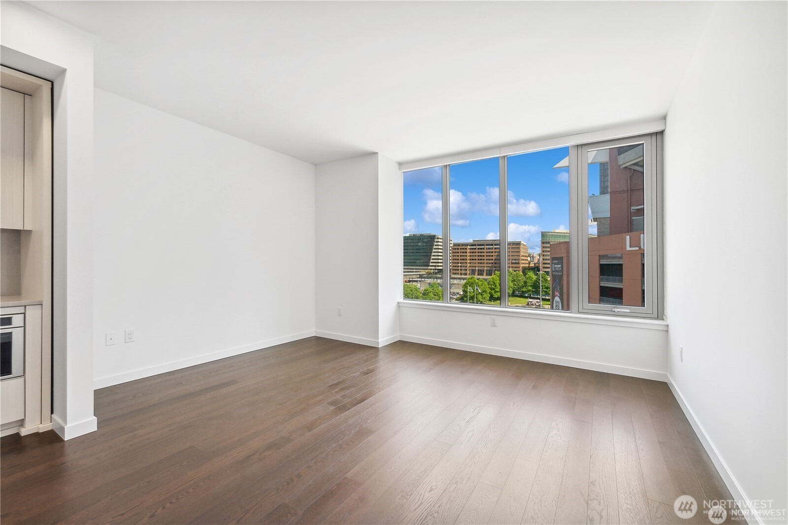 590 1st Avenue S #816, Seattle, WA 98104