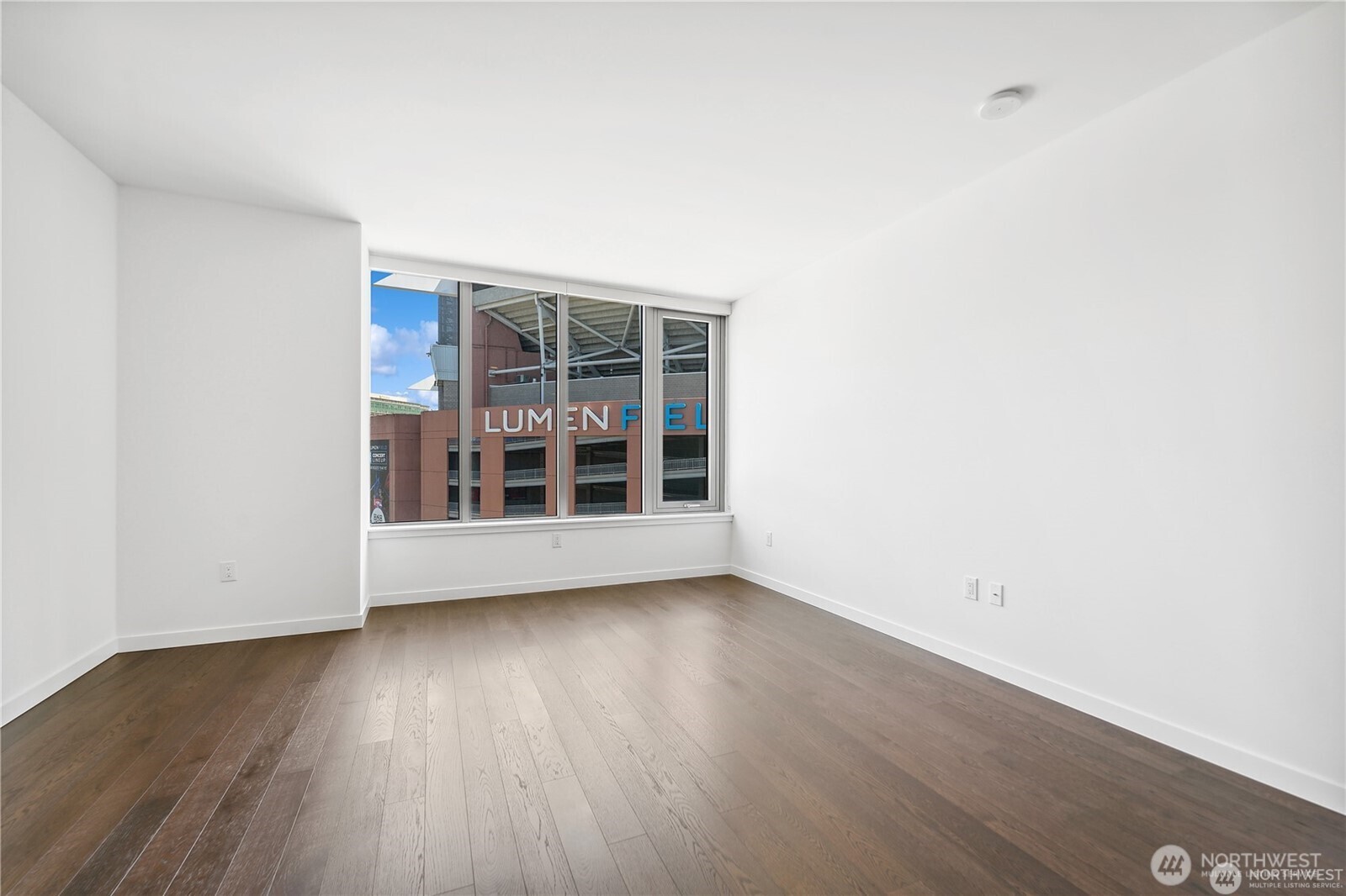590 1st Avenue S #816, Seattle, WA 98104