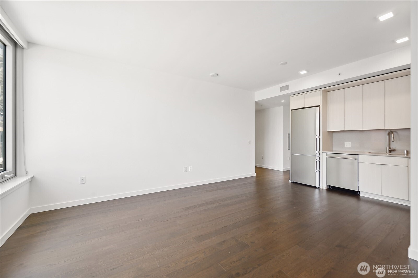 590 1st Avenue S #816, Seattle, WA 98104