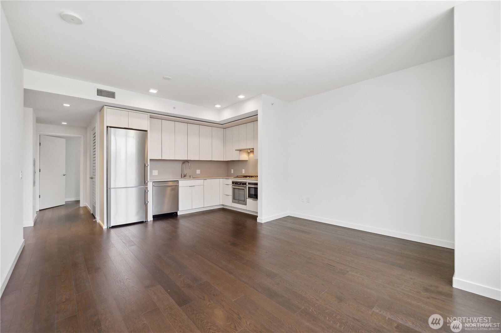 590 1st Avenue S #816, Seattle, WA 98104
