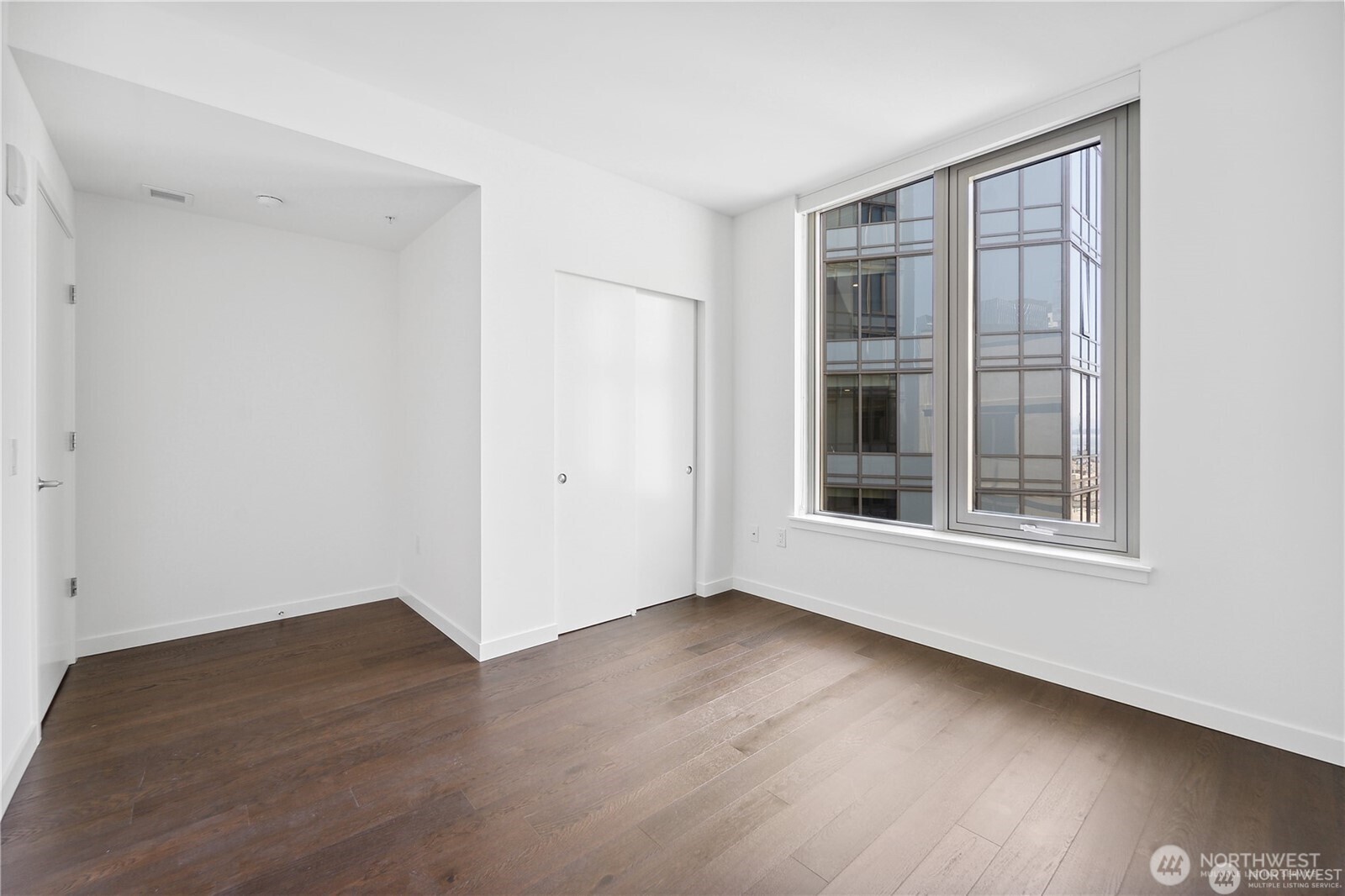 590 1st Avenue S #816, Seattle, WA 98104