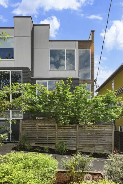 1415 E Fir Street , Seattle, WA 98122