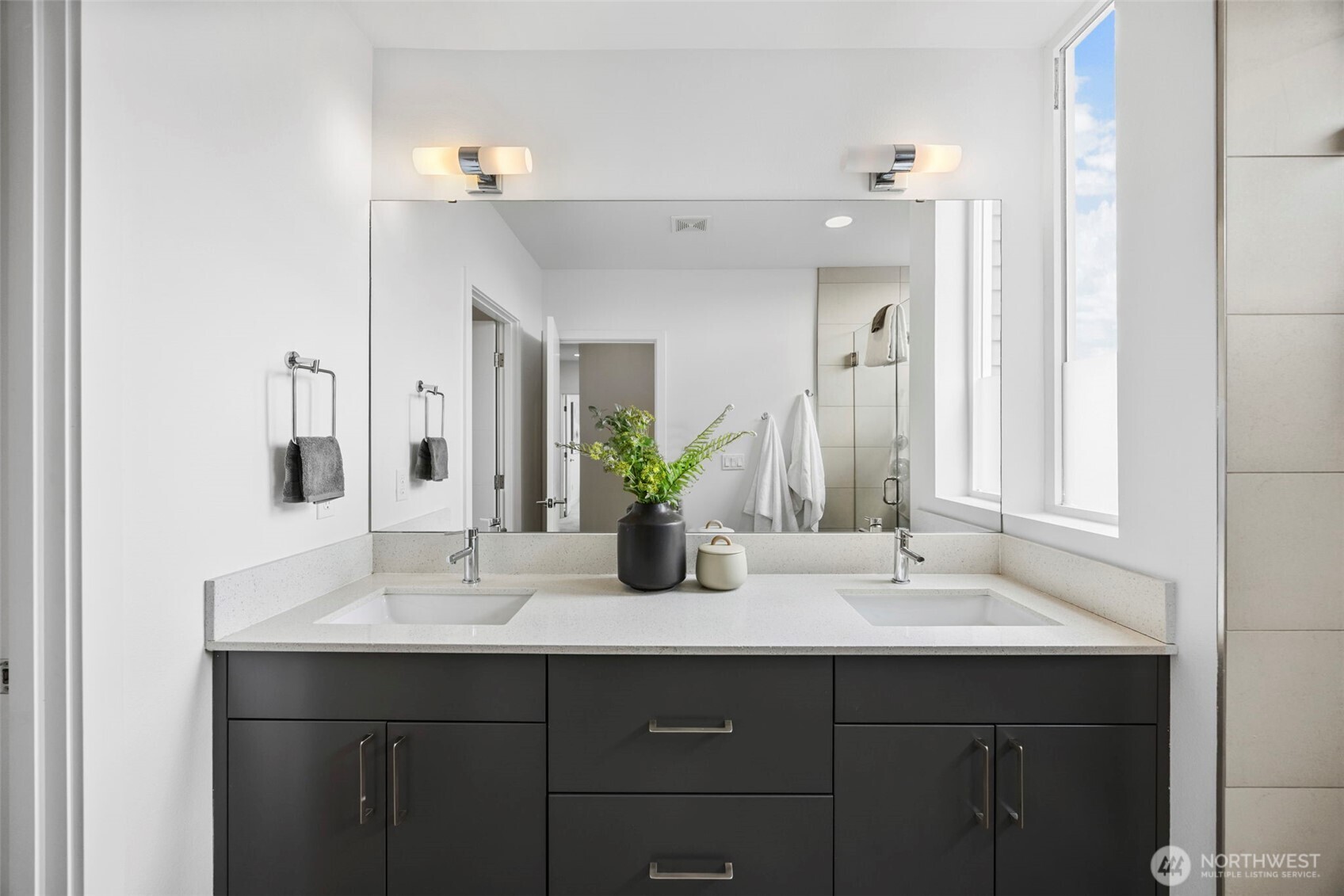 1415 E Fir Street , Seattle, WA 98122