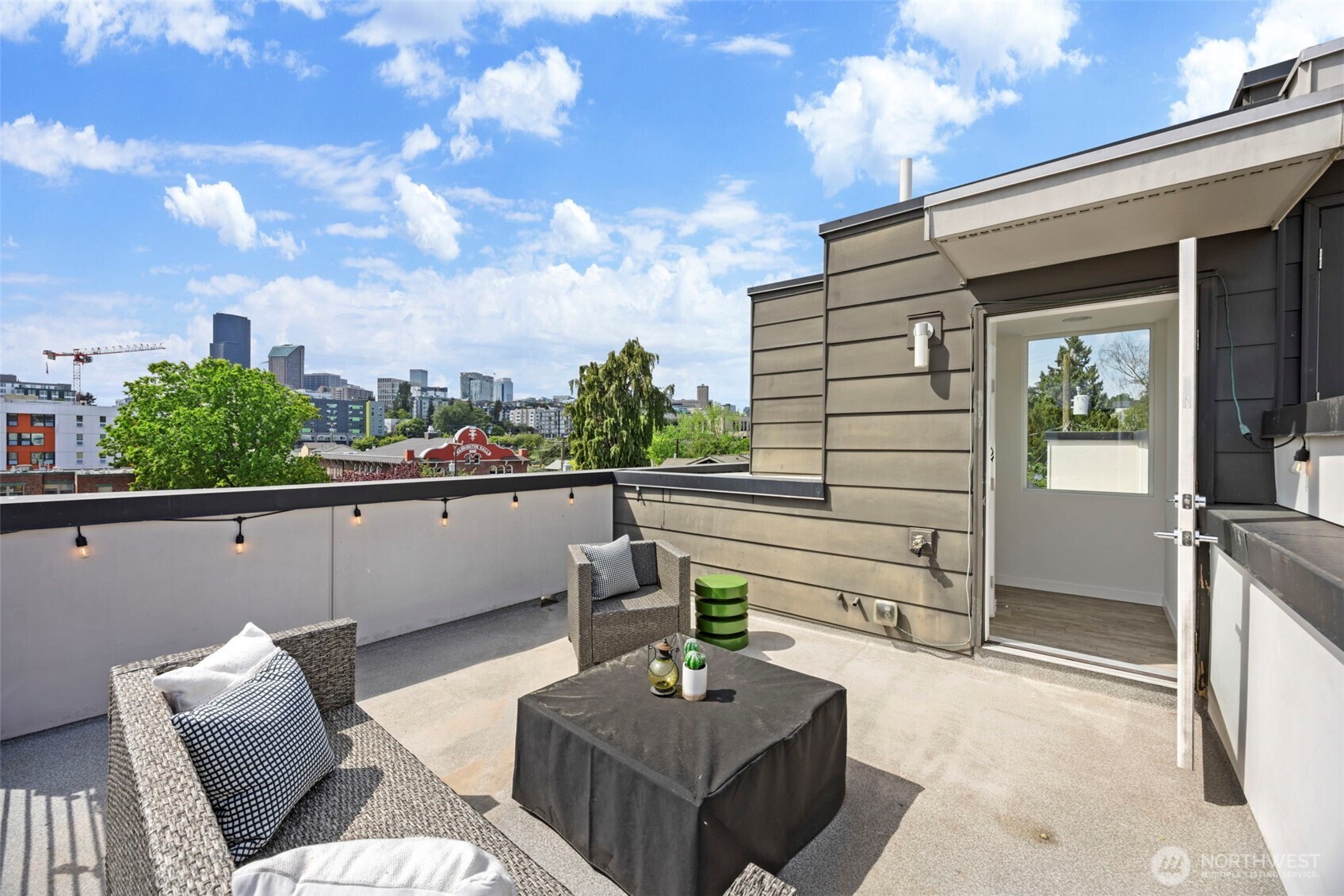 1415 E Fir Street , Seattle, WA 98122