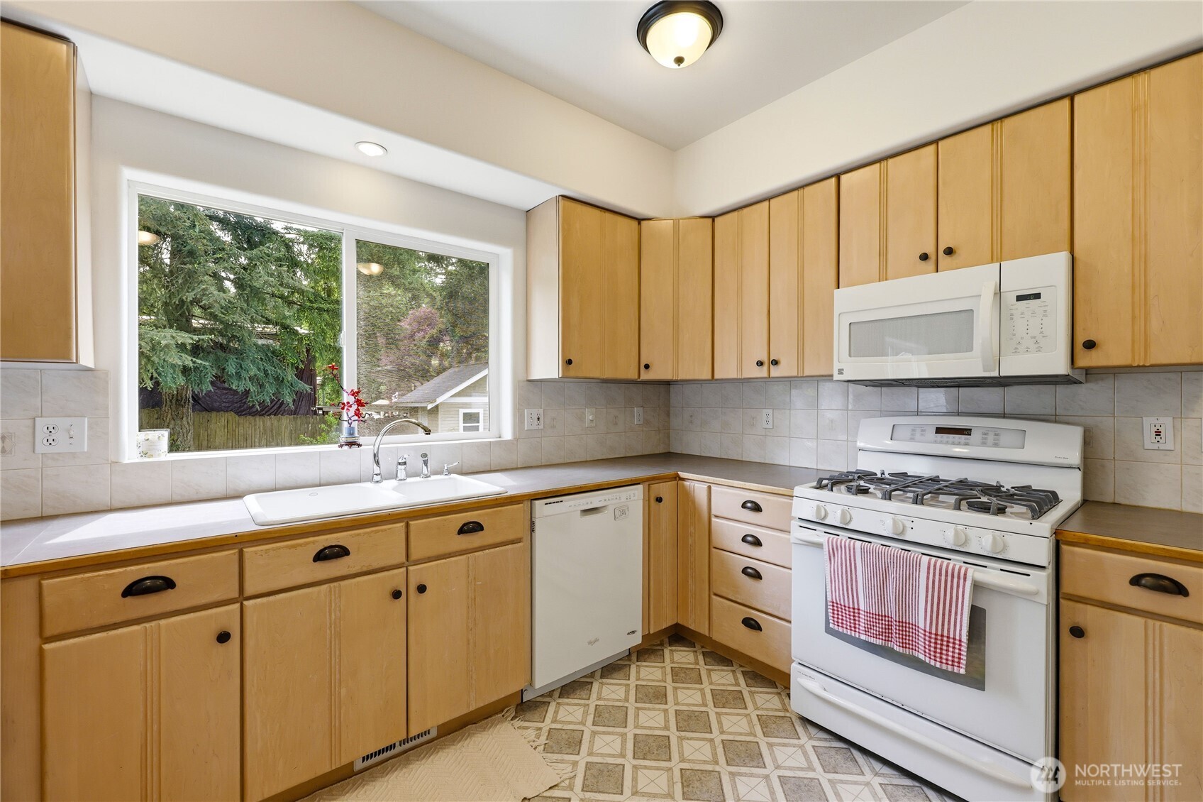 379 NW Mosher Canyon Road , Bremerton, WA 98311