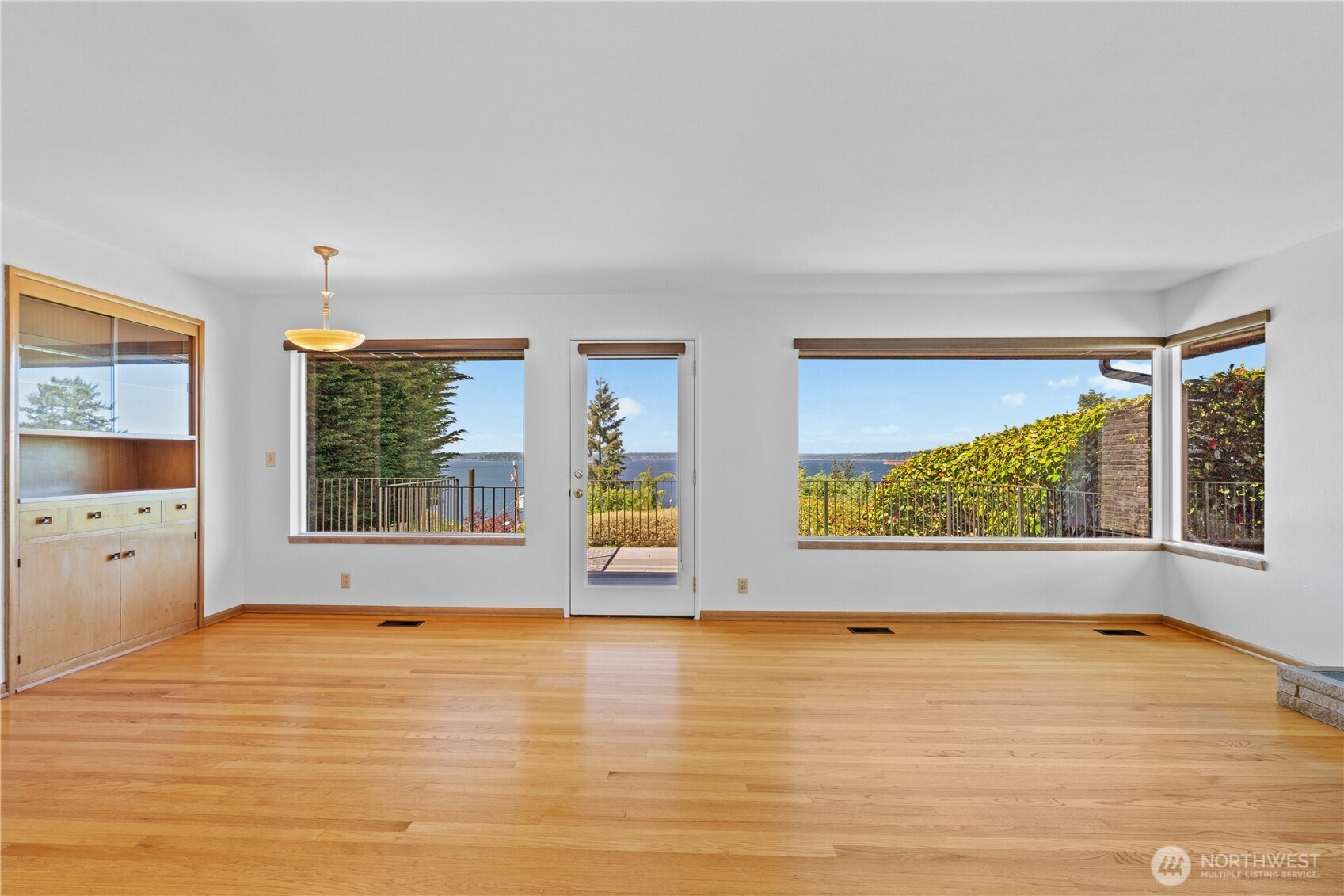 5911 49th Avenue SW, Seattle, WA 98136