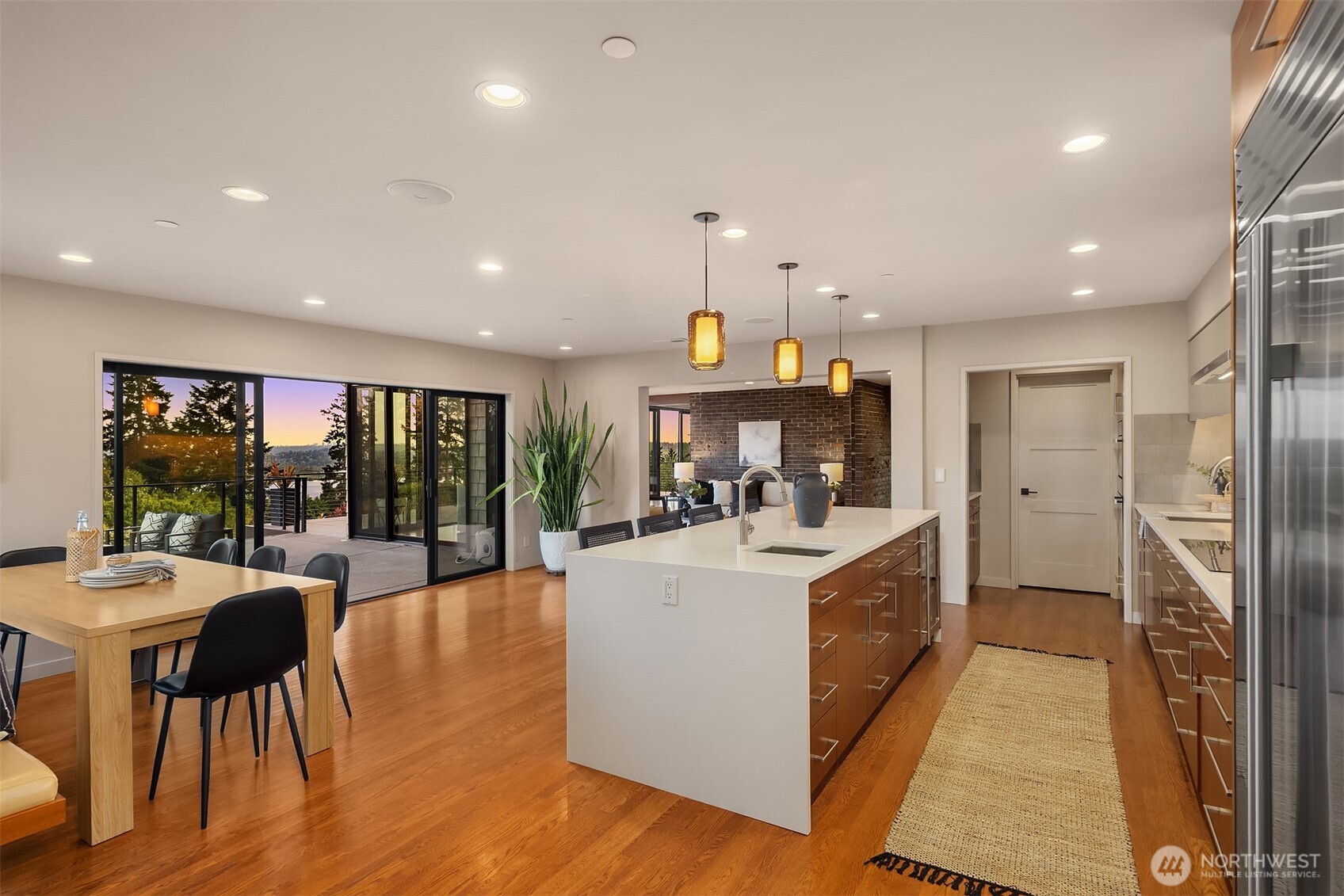8221 NE 117th Street , Kirkland, WA 98034