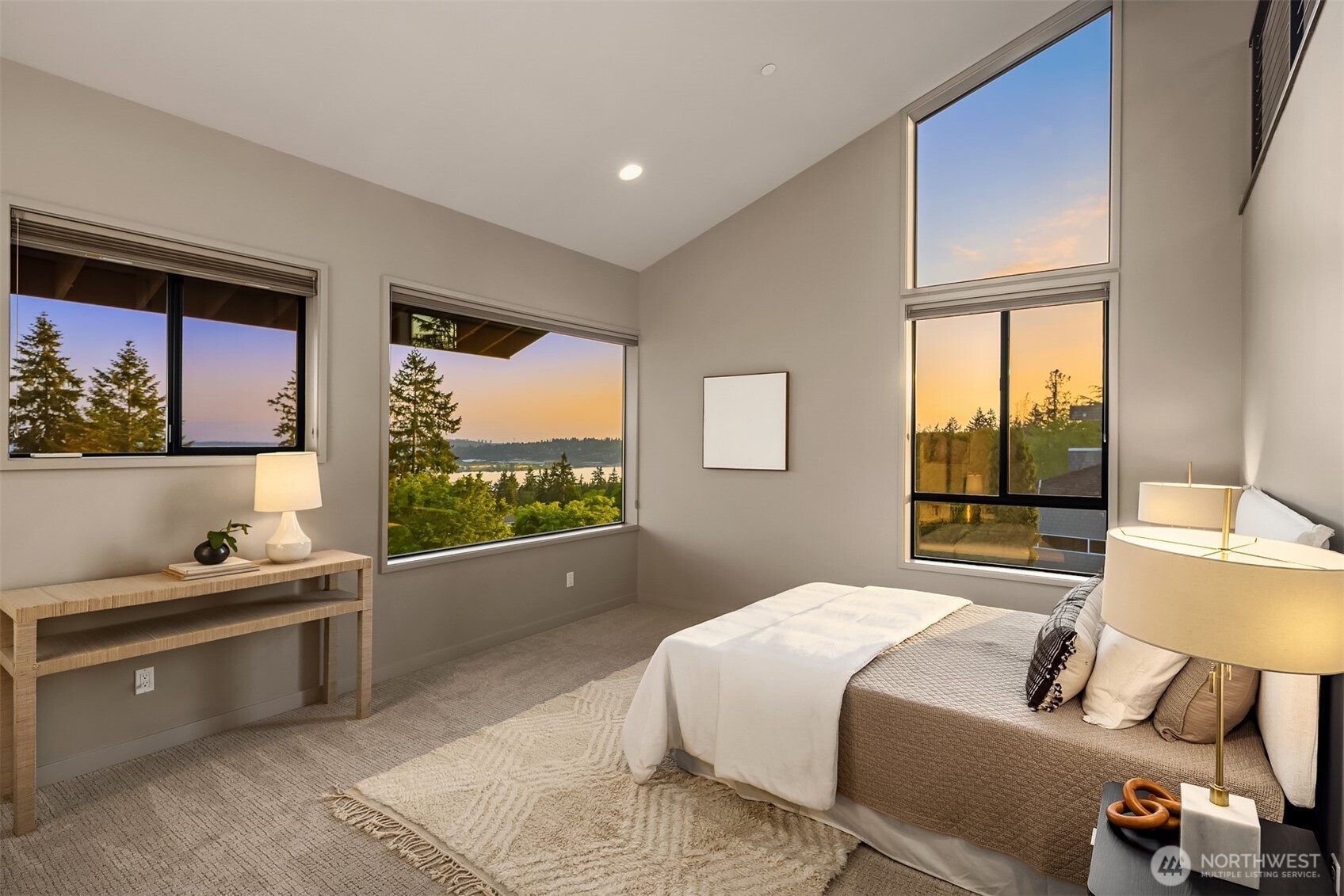 8221 NE 117th Street , Kirkland, WA 98034
