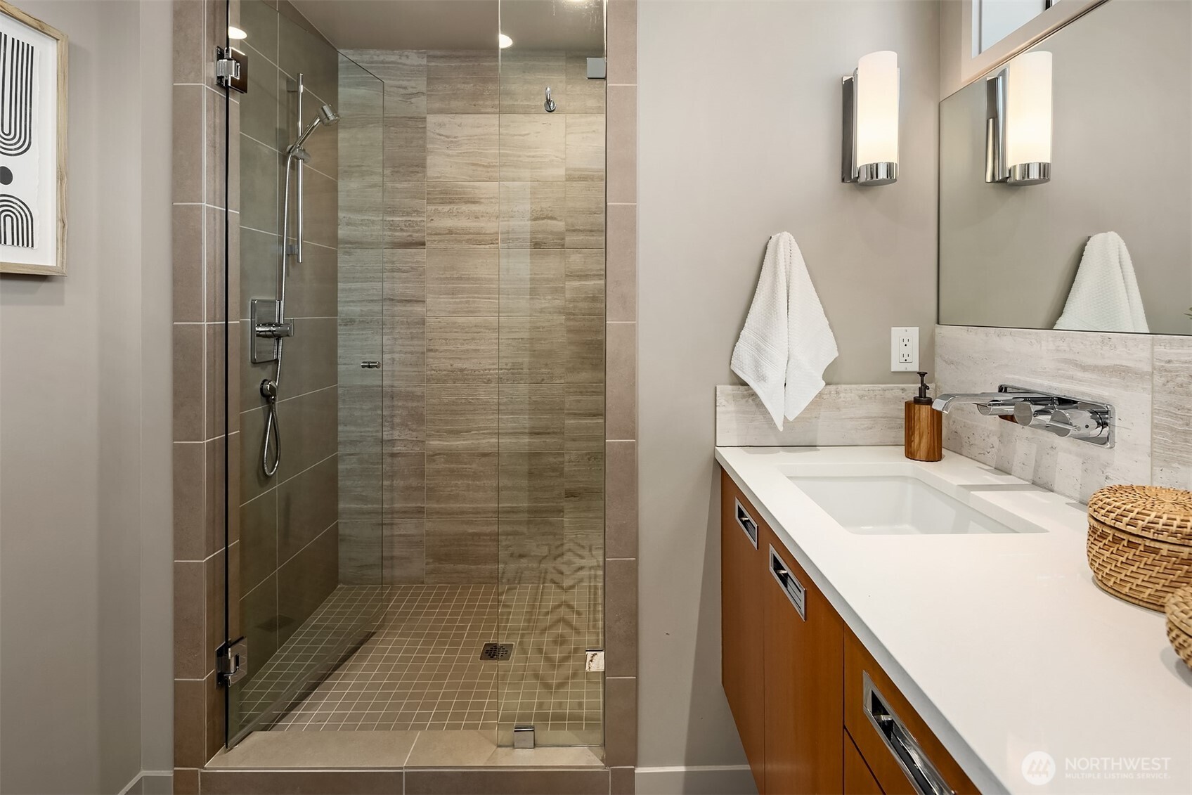 8221 NE 117th Street , Kirkland, WA 98034