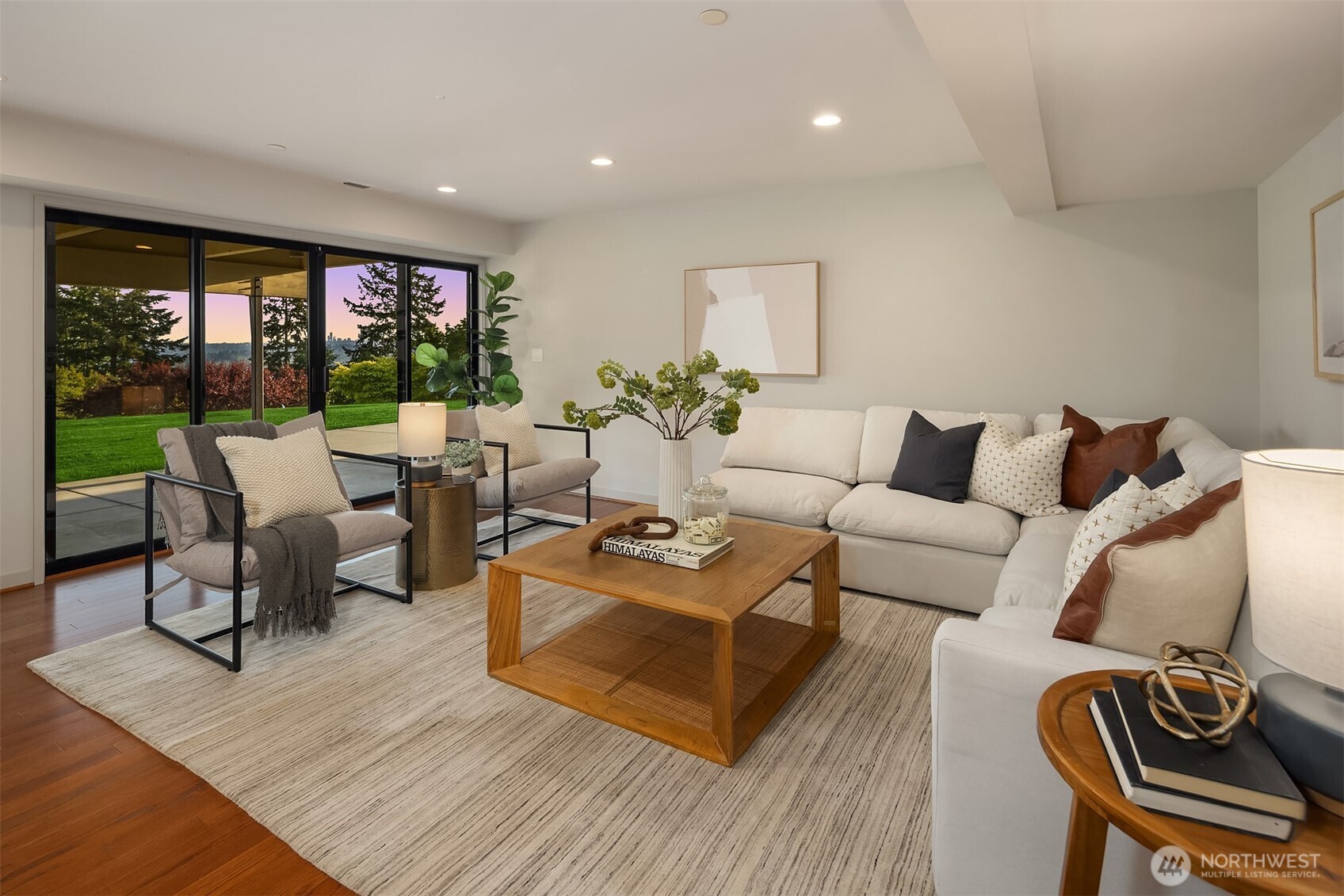 8221 NE 117th Street , Kirkland, WA 98034