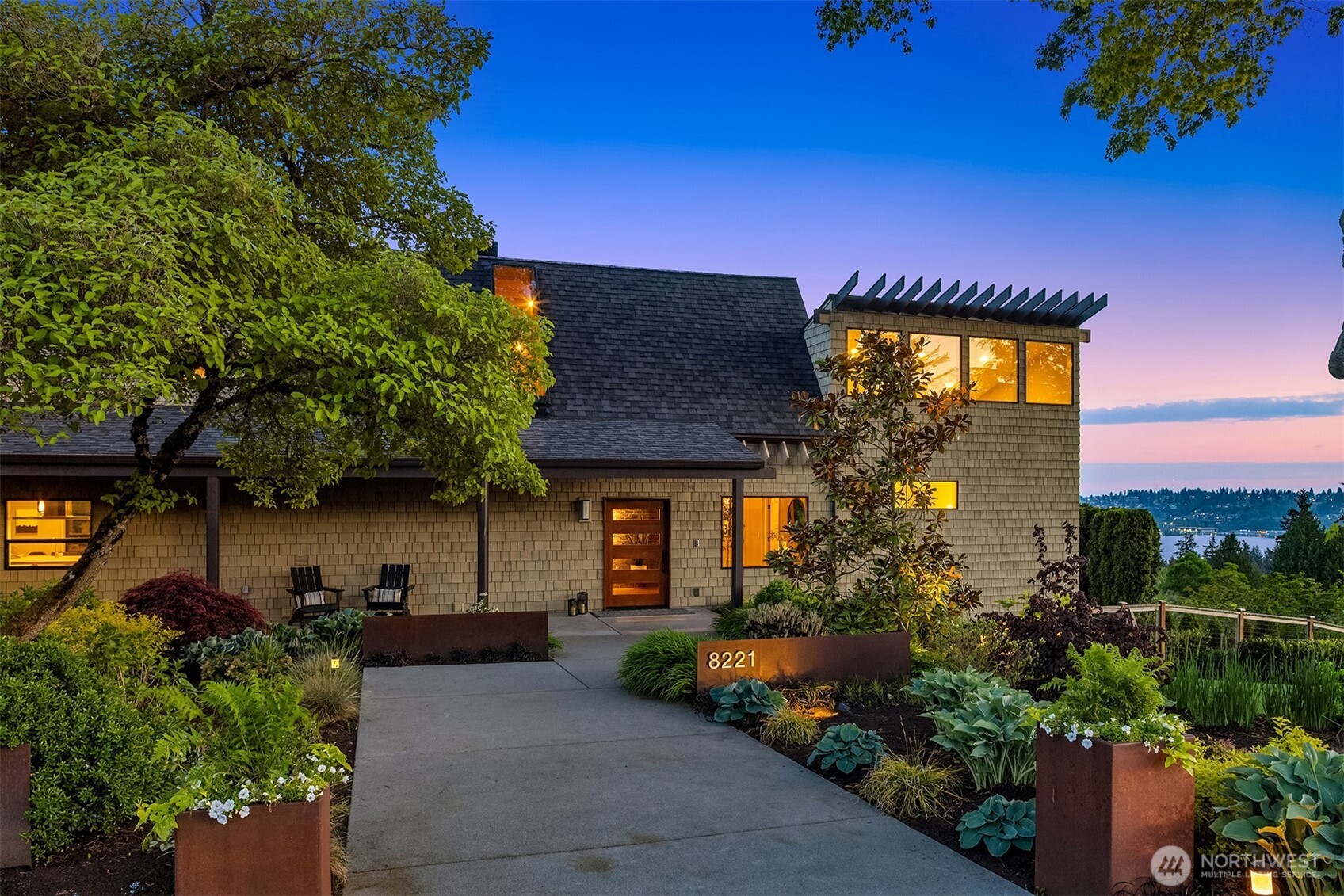 8221 NE 117th Street , Kirkland, WA 98034